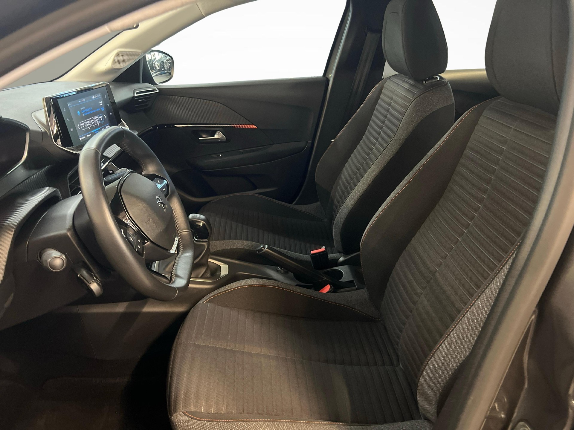PEUGEOT 208 1.2 PureTech Active Pack-image-11