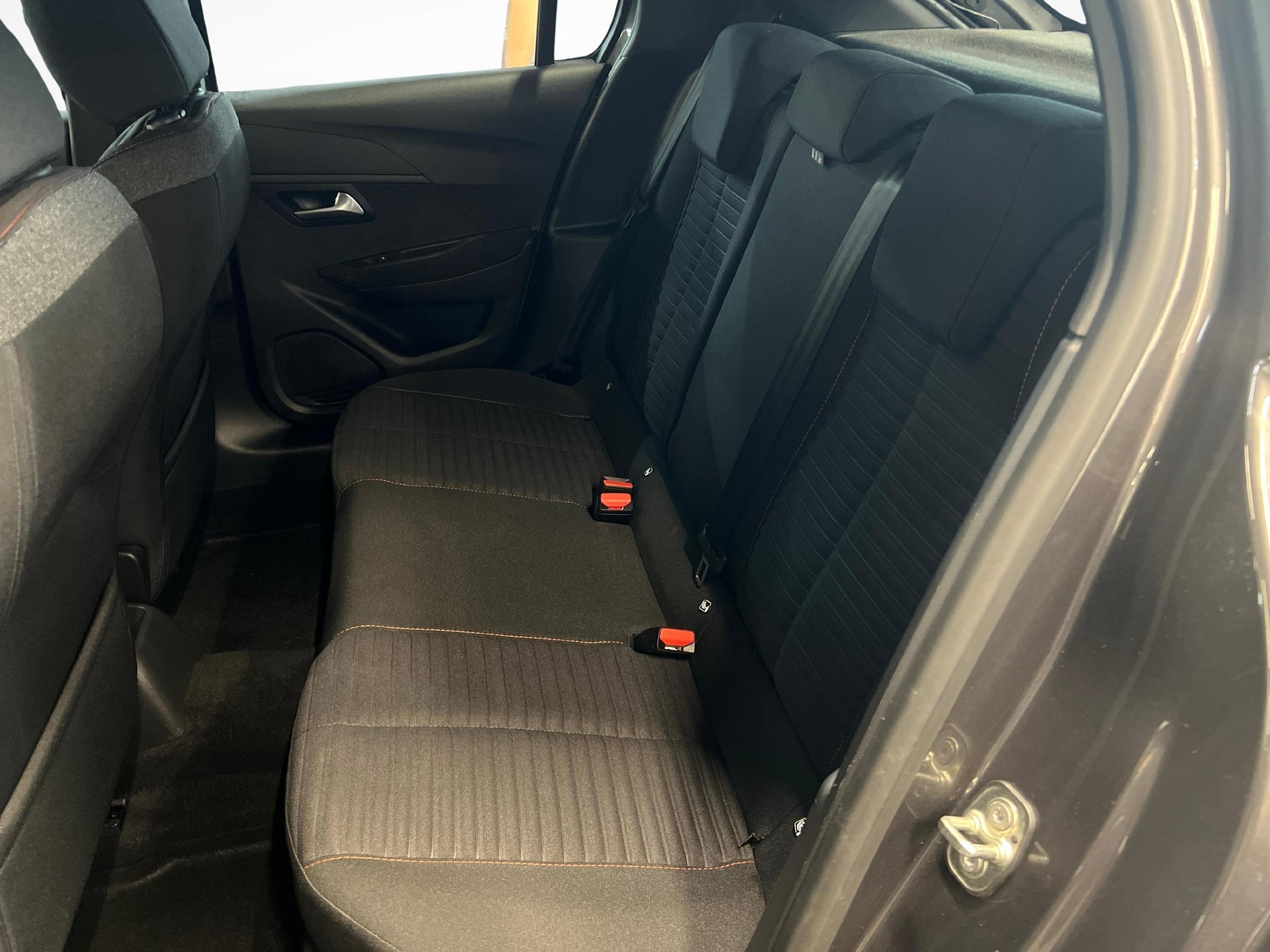 PEUGEOT 208 1.2 PureTech Active Pack-image-9