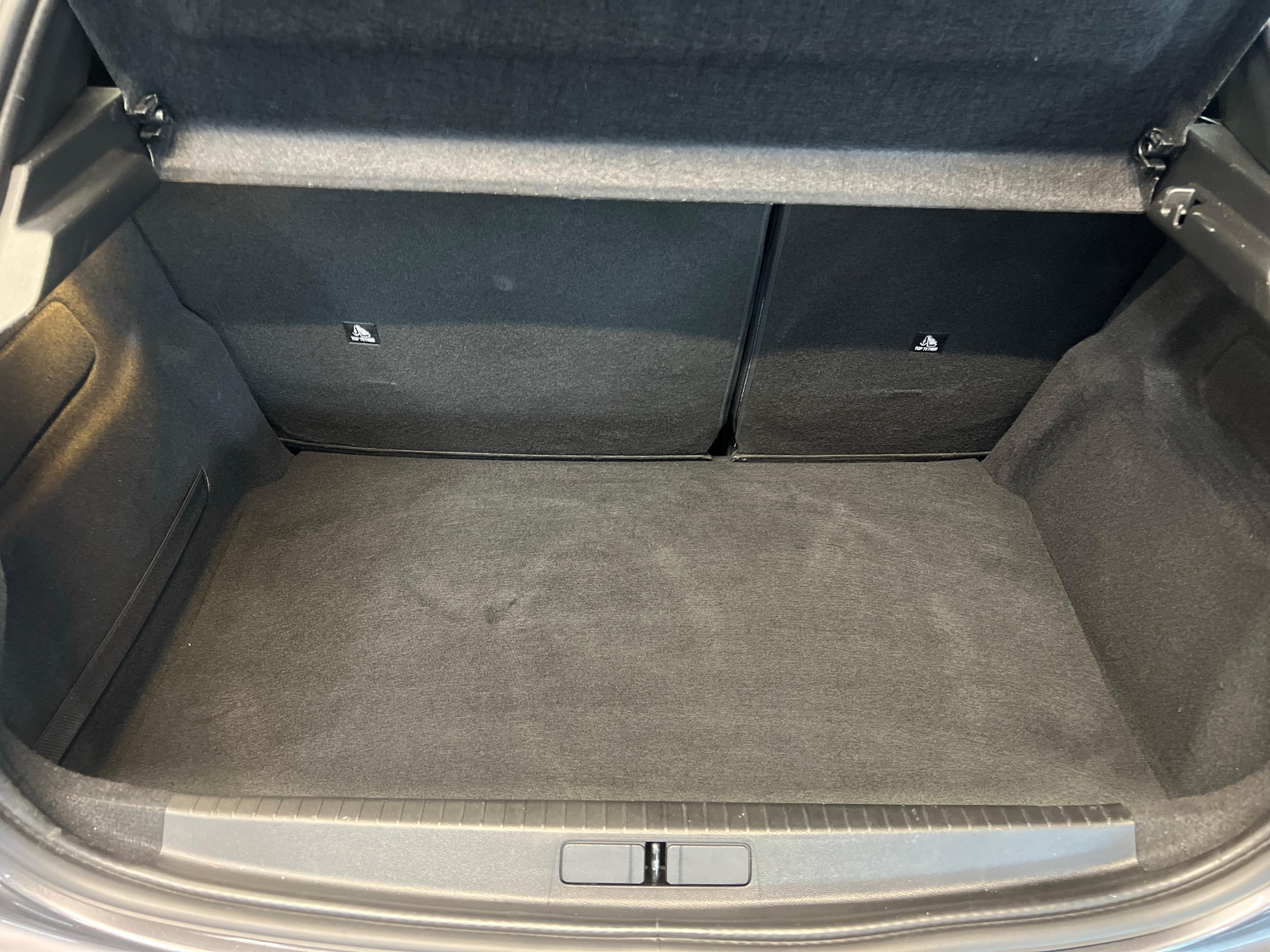 PEUGEOT 208 1.2 PureTech Active Pack-image-10