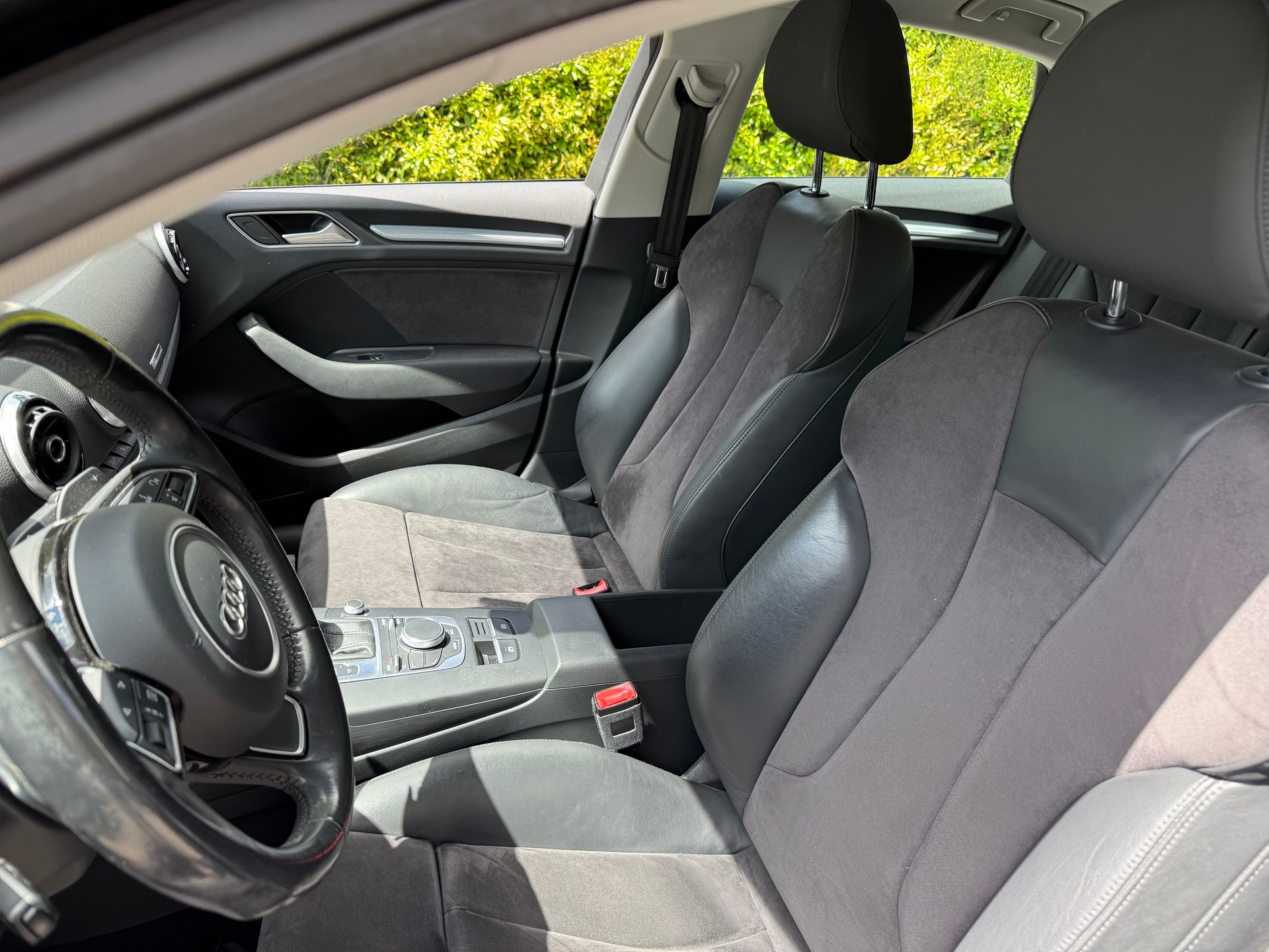 AUDI A3 Limousine 1.4 TFSI Ambition S-tronic-image-18
