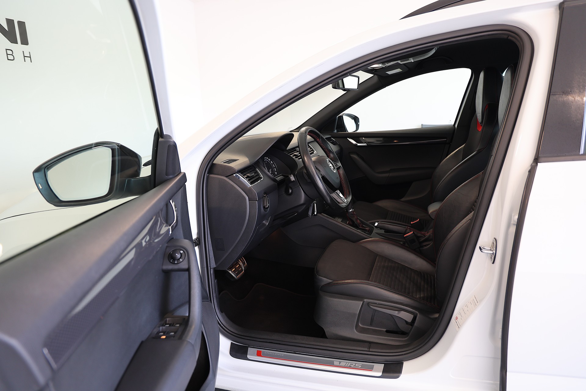 SKODA Octavia Combi 2.0 TDI RS DSG-image-6