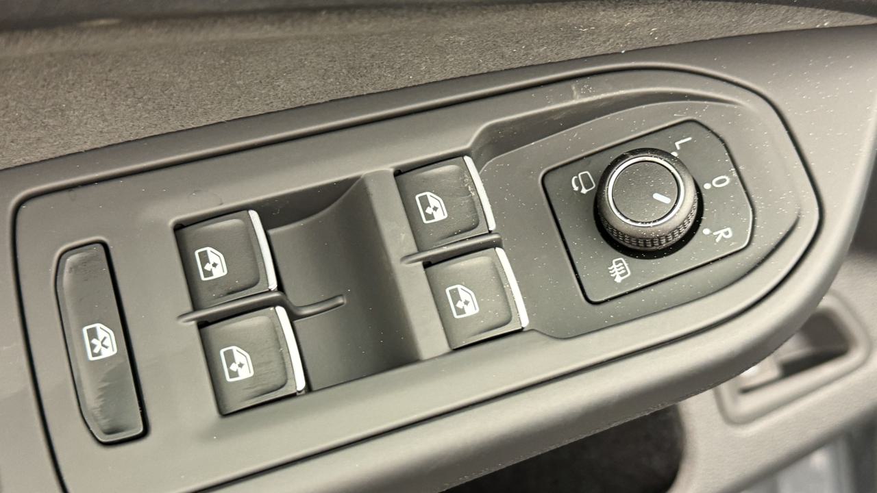 VW Golf VIII 1.5 TSI PHEV Limited-image-8