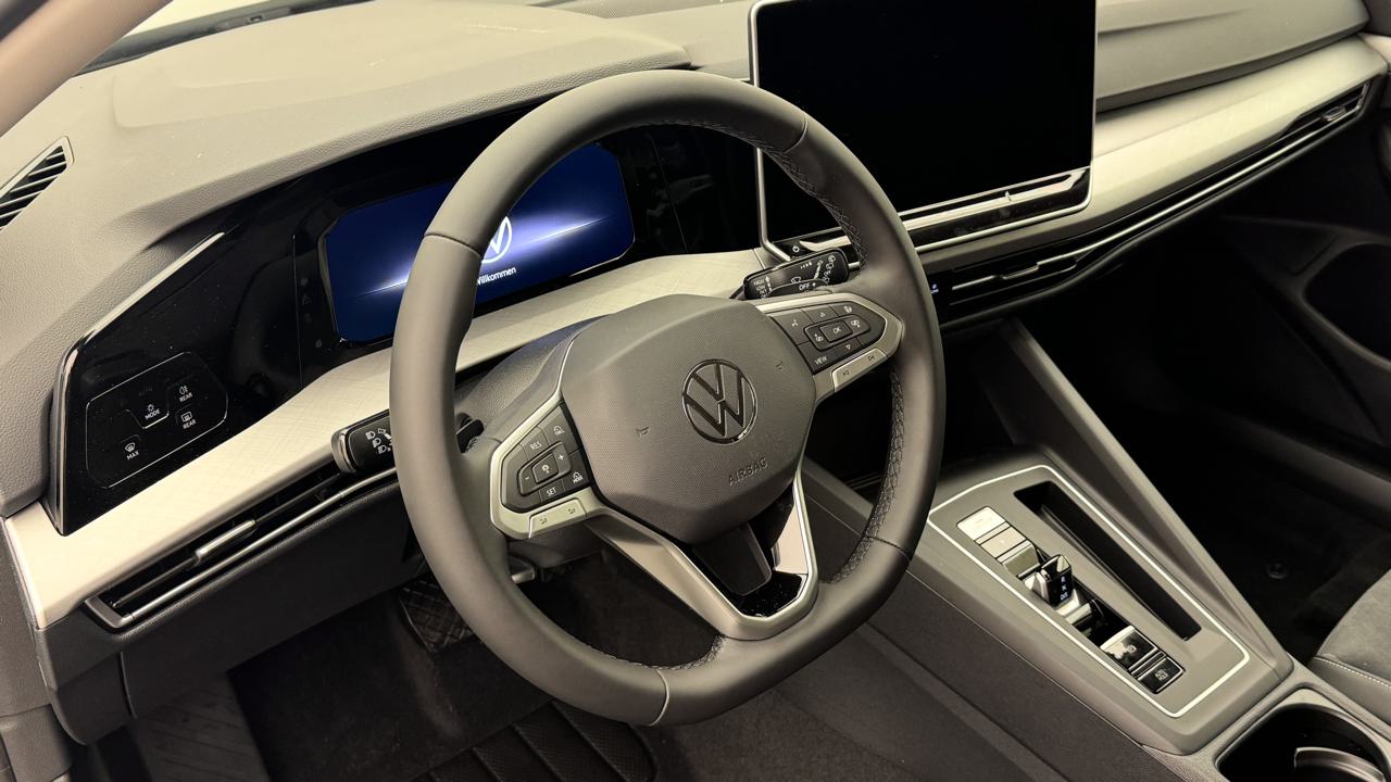 VW Golf VIII 1.5 TSI PHEV Limited-image-6