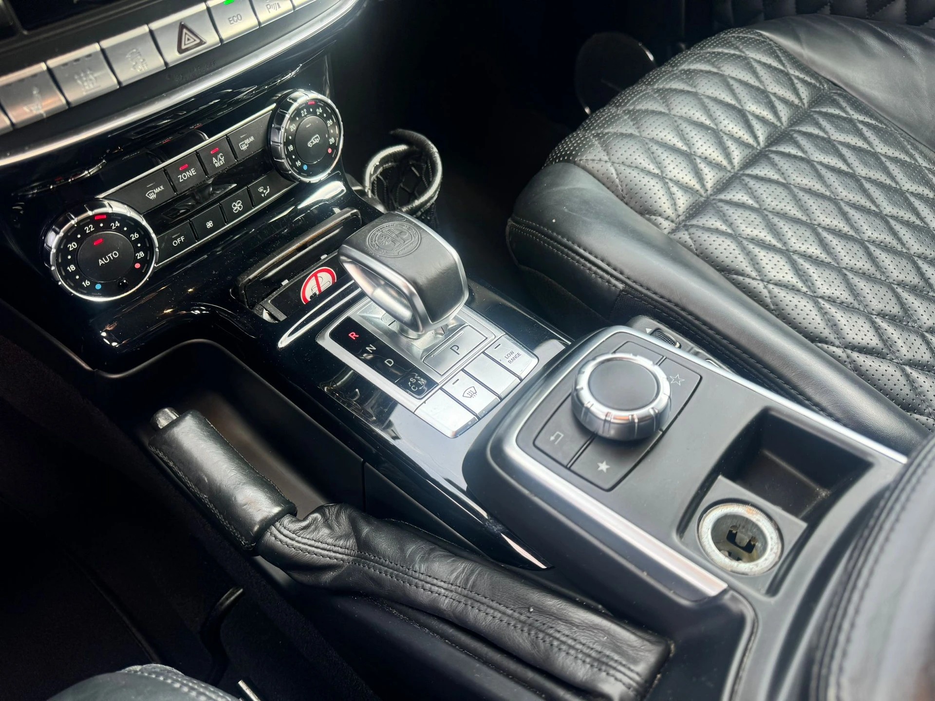 MERCEDES-BENZ G 63 AMG lang Wagon CH-FAHRZEUG-image-14