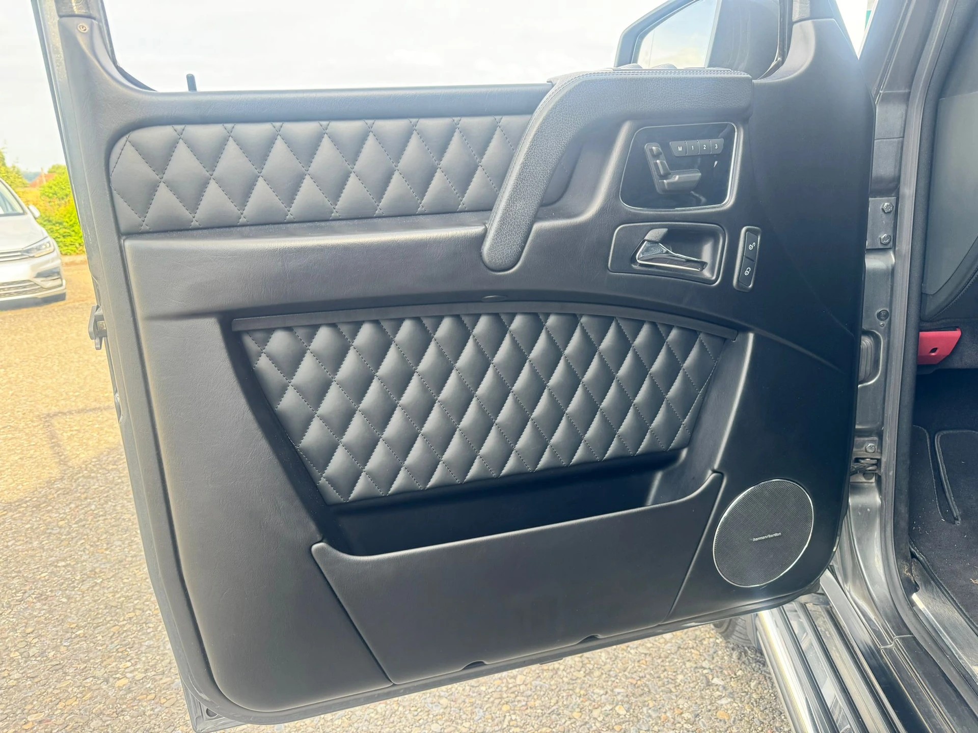 MERCEDES-BENZ G 63 AMG lang Wagon CH-FAHRZEUG-image-15