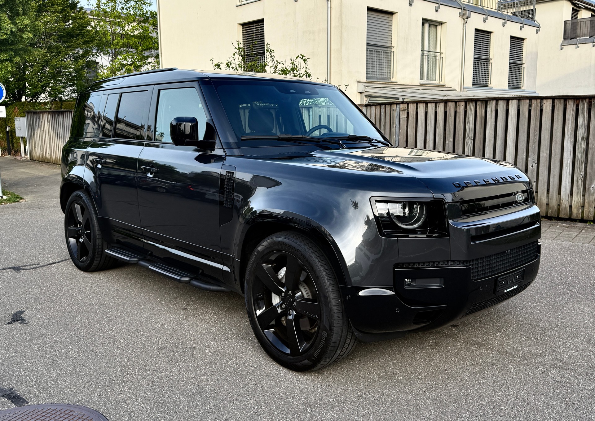 LAND ROVER DEFENDER 110 3.0 D I6 350 X-DYNAMIC HSE AWD AT8***FACELIFT***350 PS*5 JAHRE/150000 KM HERSTELLERGARANTIE*