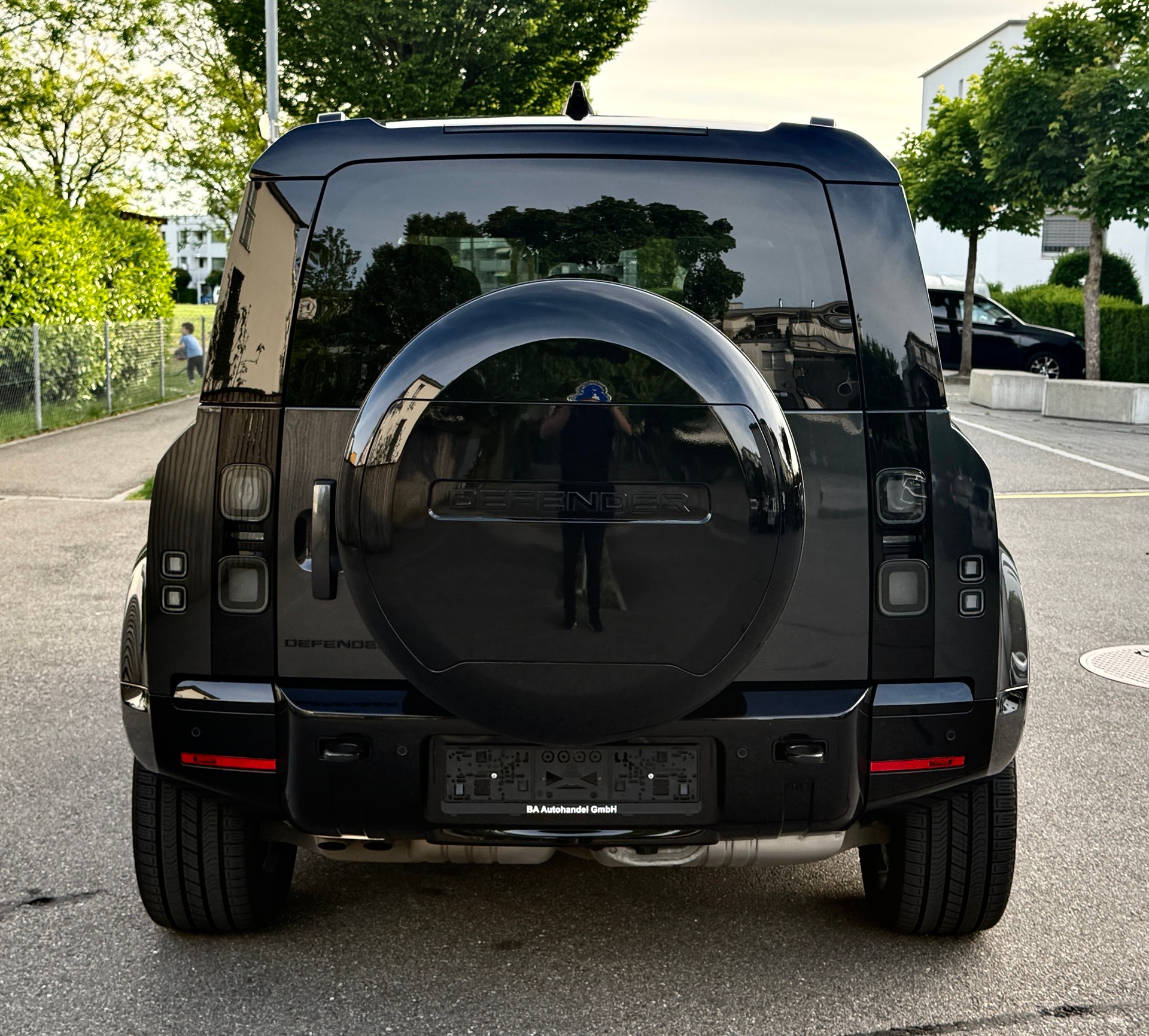 LAND ROVER DEFENDER 110 3.0 D I6 350 X-DYNAMIC HSE AWD AT8***FACELIFT***350 PS*5 JAHRE/150000 KM HERSTELLERGARANTIE*-image-5