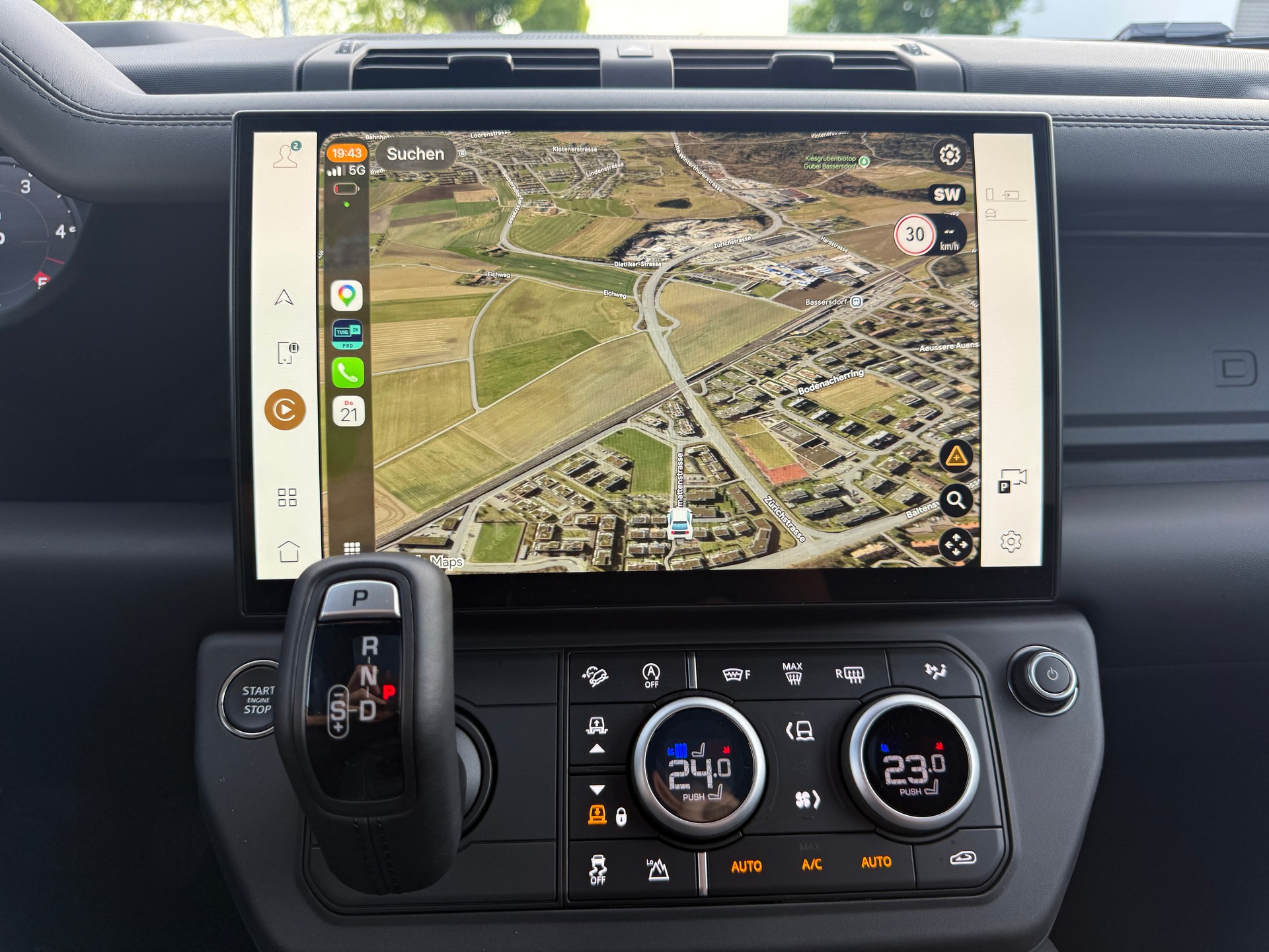 LAND ROVER DEFENDER 110 3.0 D I6 350 X-DYNAMIC HSE AWD AT8***FACELIFT***350 PS*5 JAHRE/150000 KM HERSTELLERGARANTIE*-image-21
