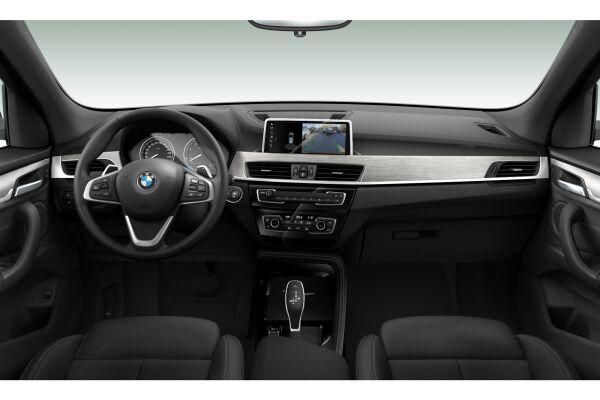 BMW X1 18d xDrive Sport Line-image-6