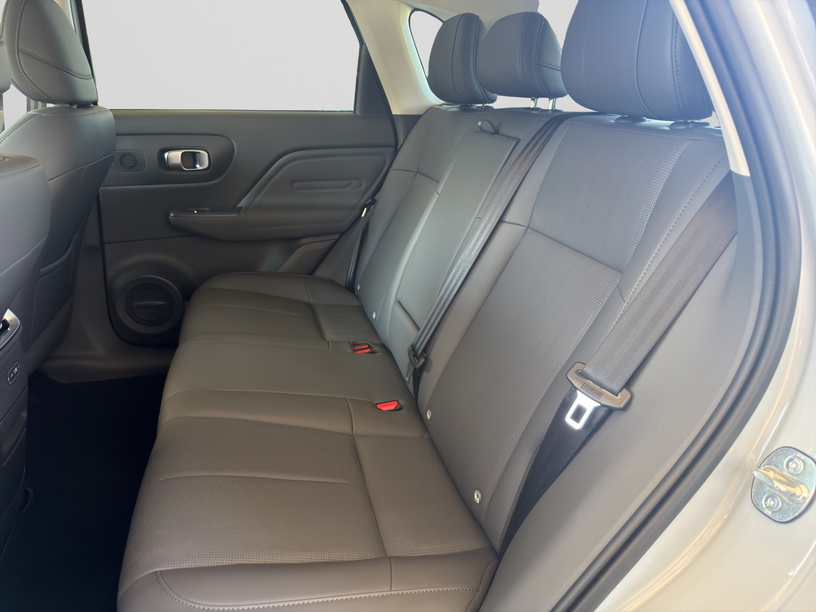 LEAPMOTOR B10 1.5 Hybrid EV-image-7