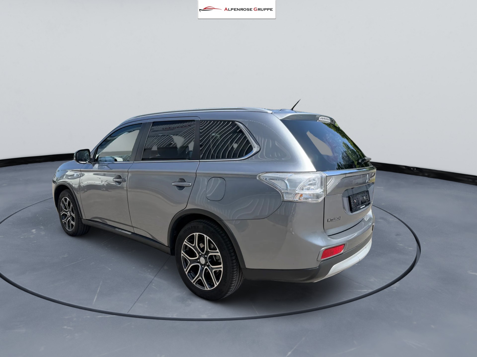 MITSUBISHI Outlander 2.0 PHEV Intense-image-4