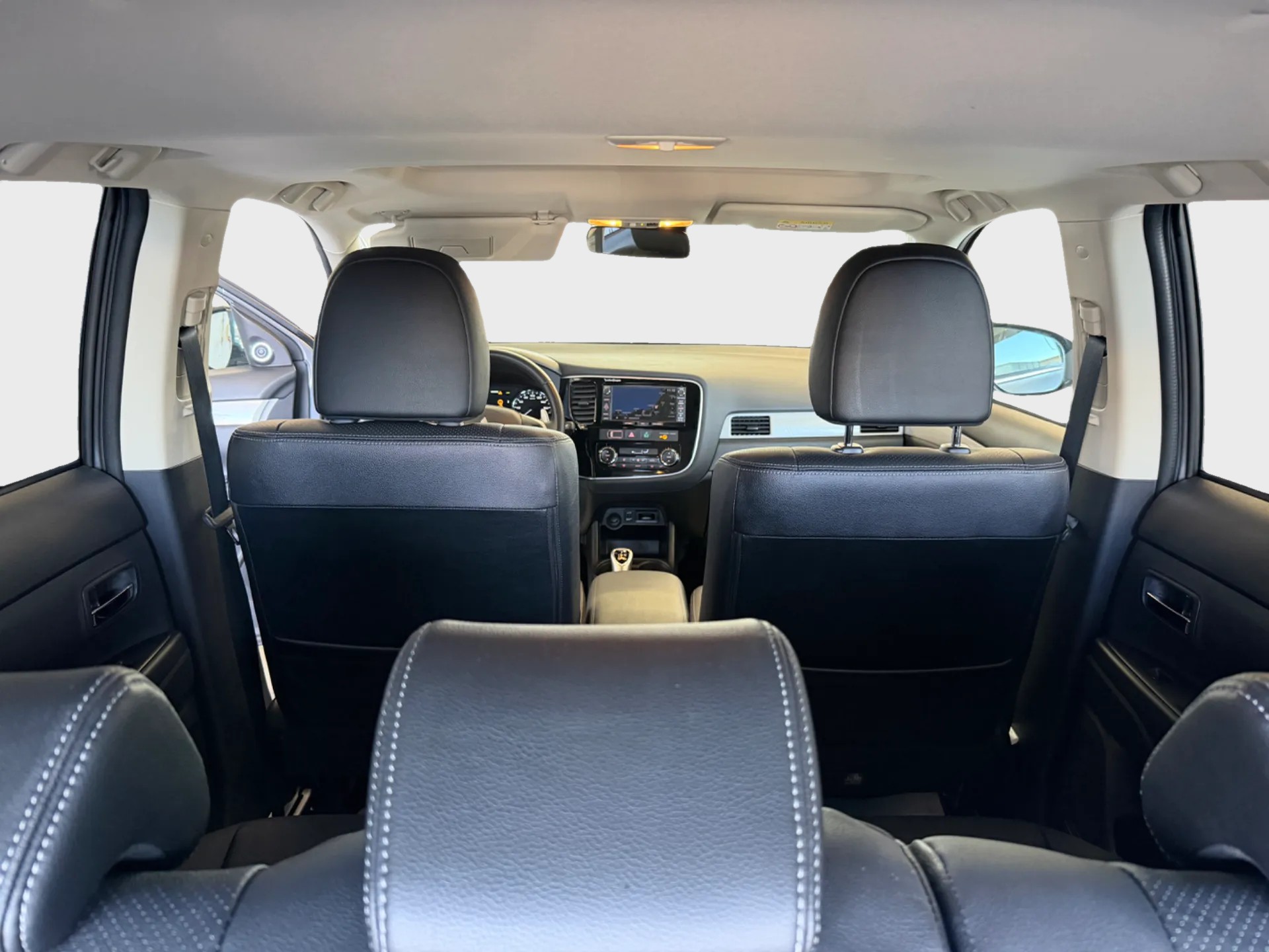MITSUBISHI Outlander 2.0 PHEV Intense-image-9