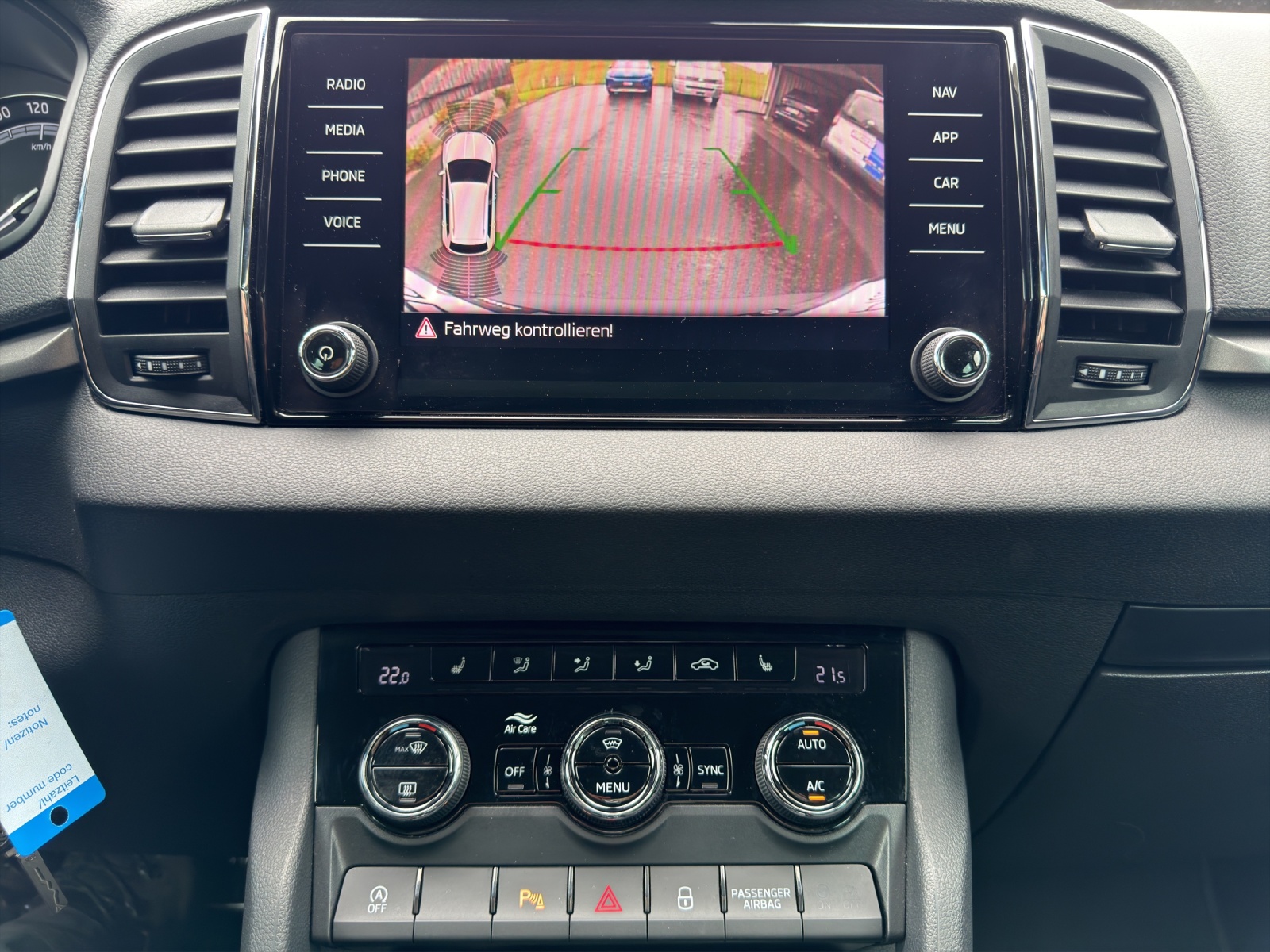 SKODA Karoq 1.5 TSI ACT Ambition DSG-image-11