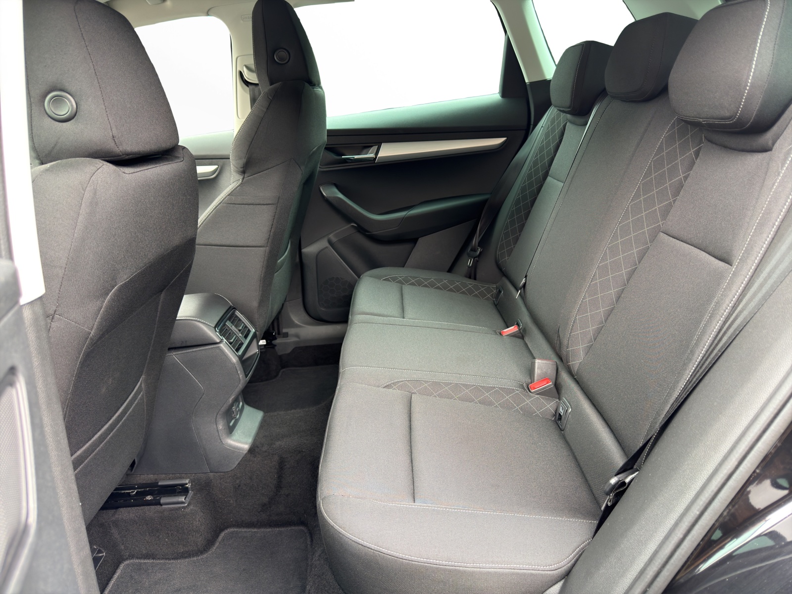SKODA Karoq 1.5 TSI ACT Ambition DSG-image-13