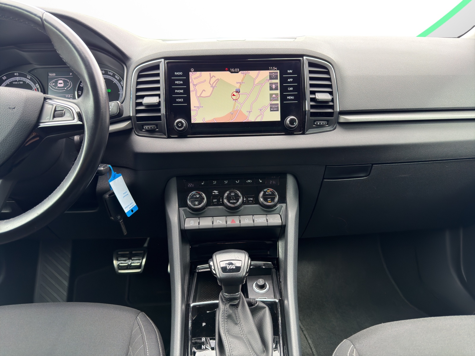 SKODA Karoq 1.5 TSI ACT Ambition DSG-image-10
