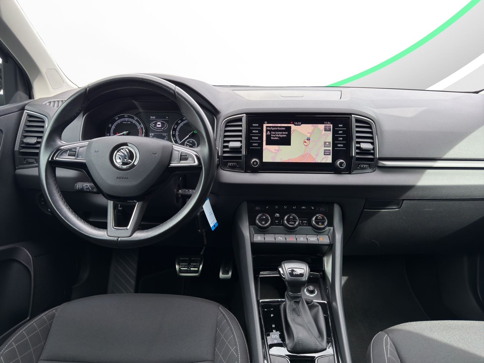 SKODA Karoq 1.5 TSI ACT Ambition DSG-image-9