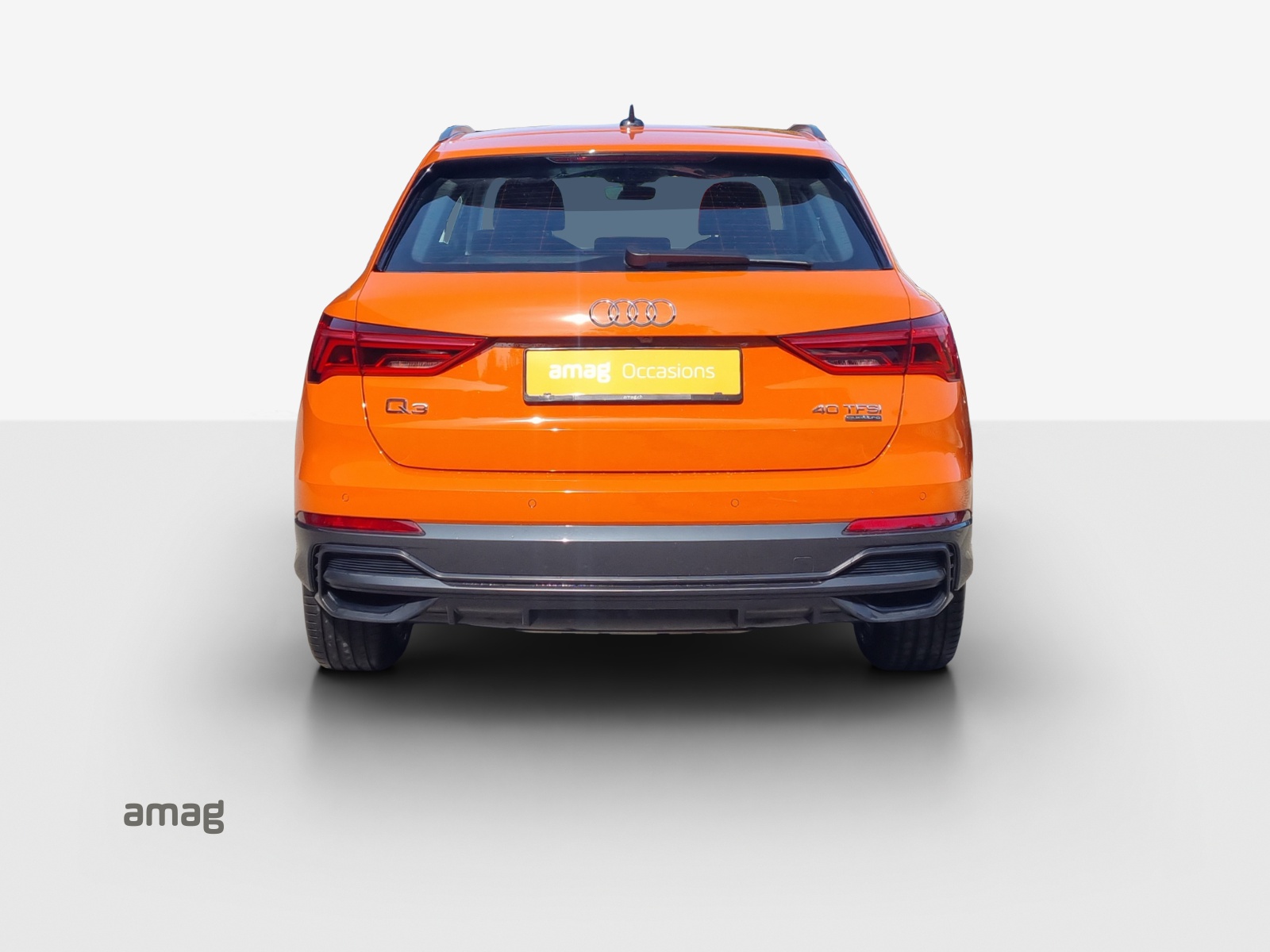 AUDI Q3 40 TFSI S line quattro S-tronic-image-3