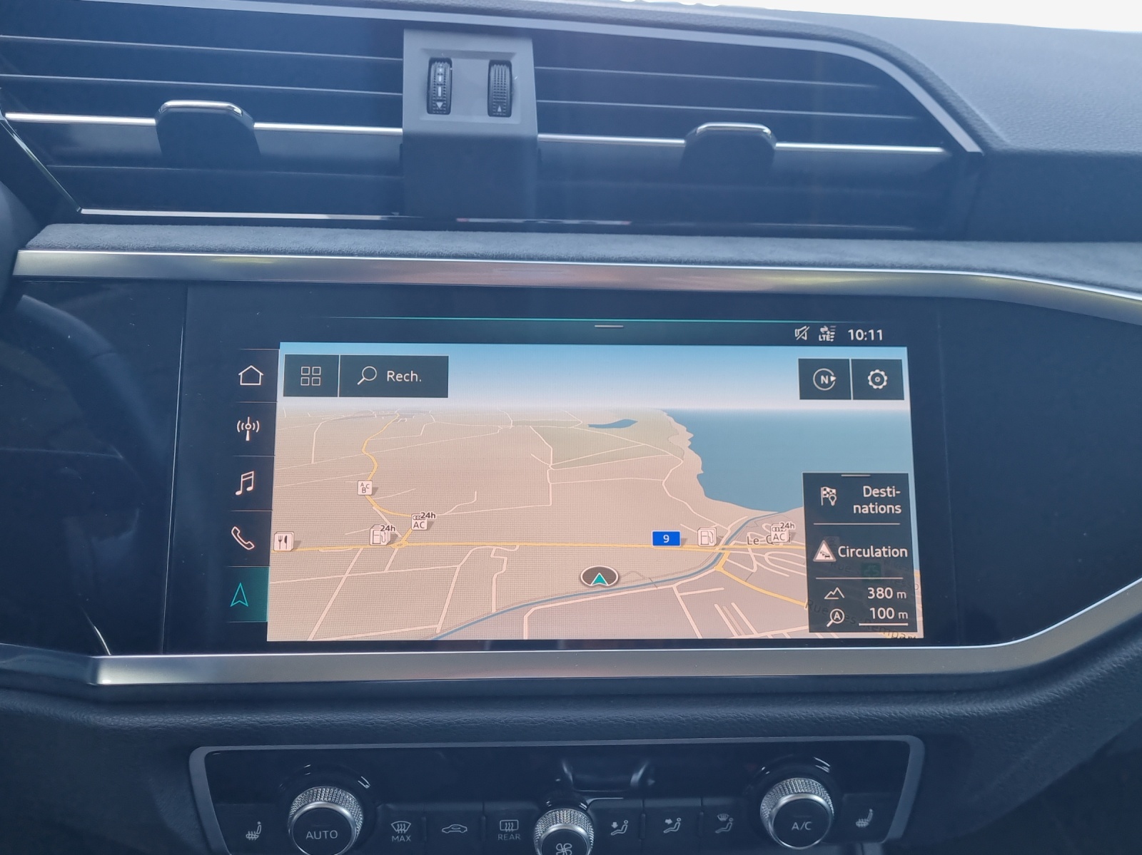AUDI Q3 40 TFSI S line quattro S-tronic-image-14