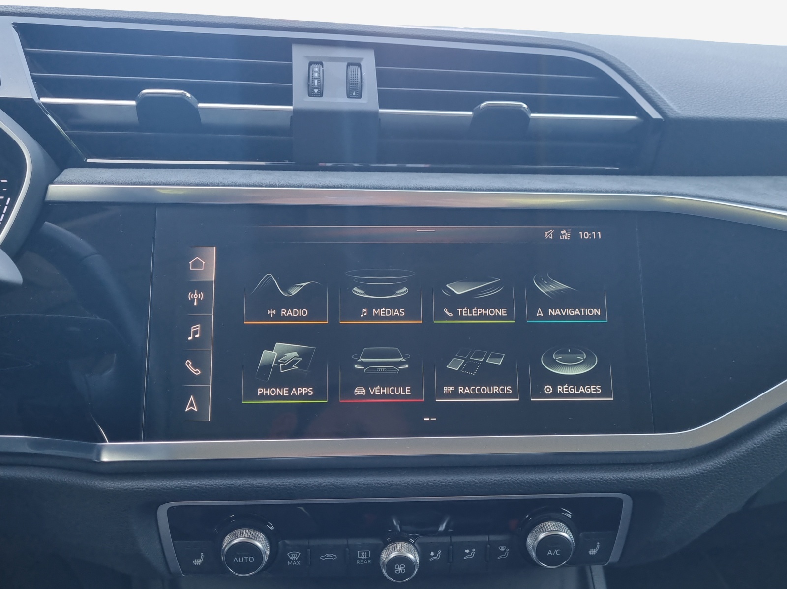 AUDI Q3 40 TFSI S line quattro S-tronic-image-15