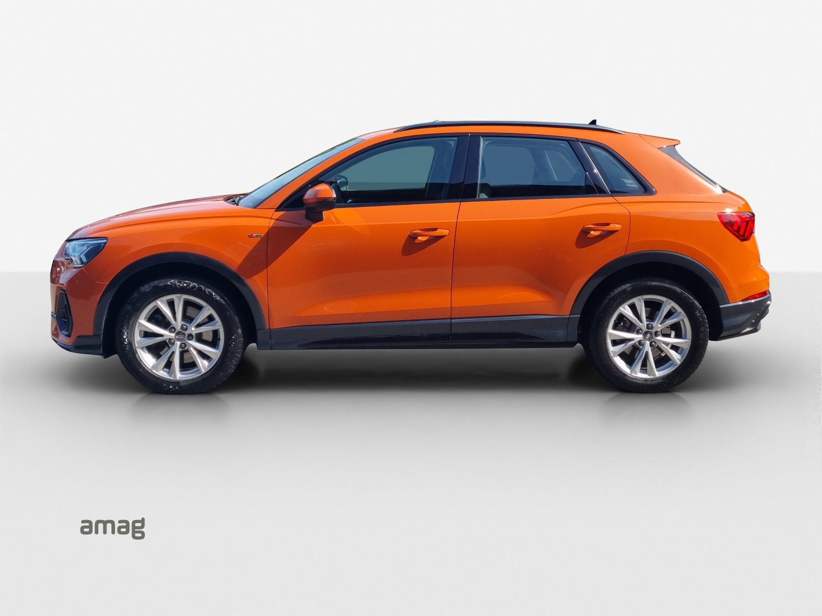 AUDI Q3 40 TFSI S line quattro S-tronic-image-1