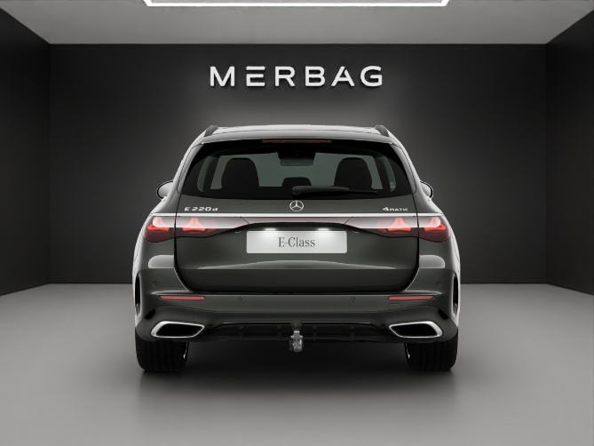 MERCEDES-BENZ E 220 d T 4Matic 9G-Tronic-image-3