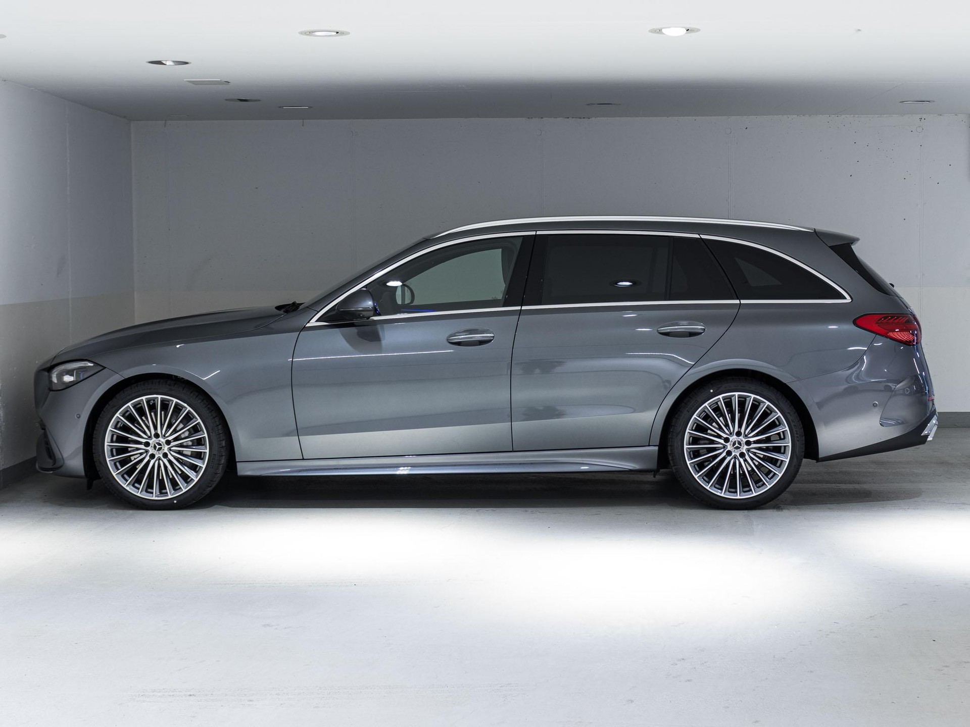 MERCEDES-BENZ C 300 4MATIC T-Modell-image-4