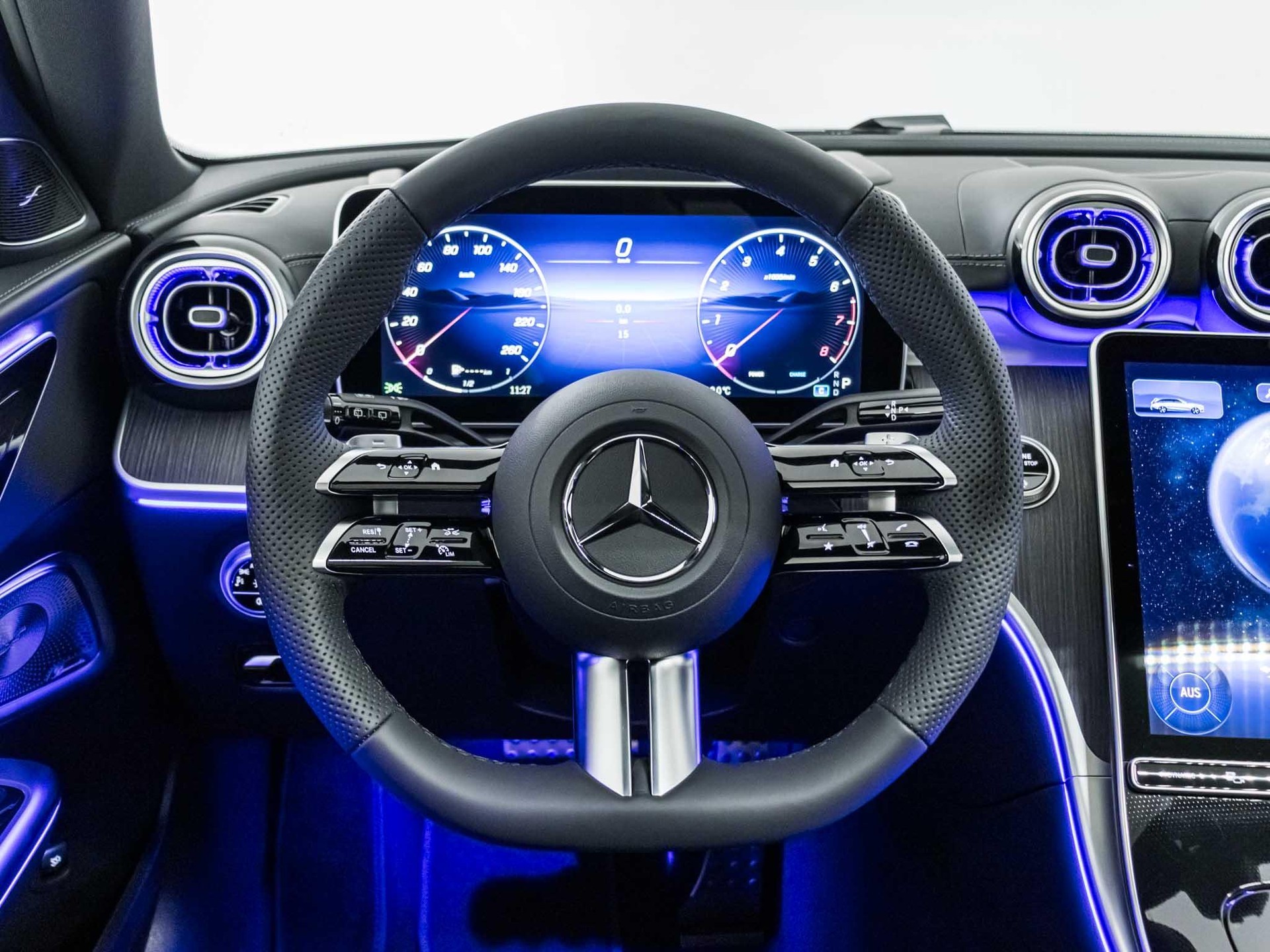 MERCEDES-BENZ C 300 4MATIC T-Modell-image-10