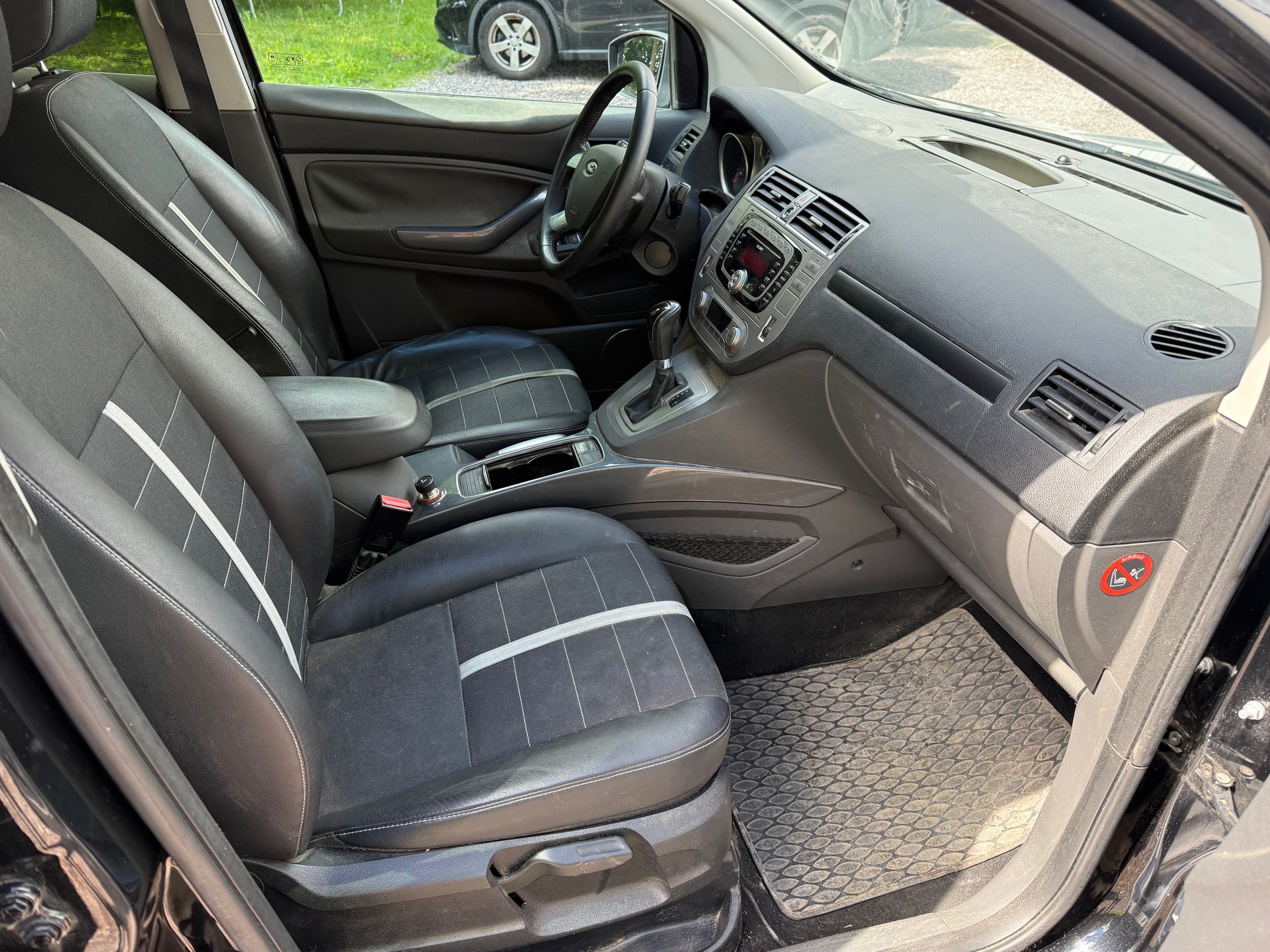 FORD Kuga 2.5 Turbo Titanium 4WD Automatic-image-6