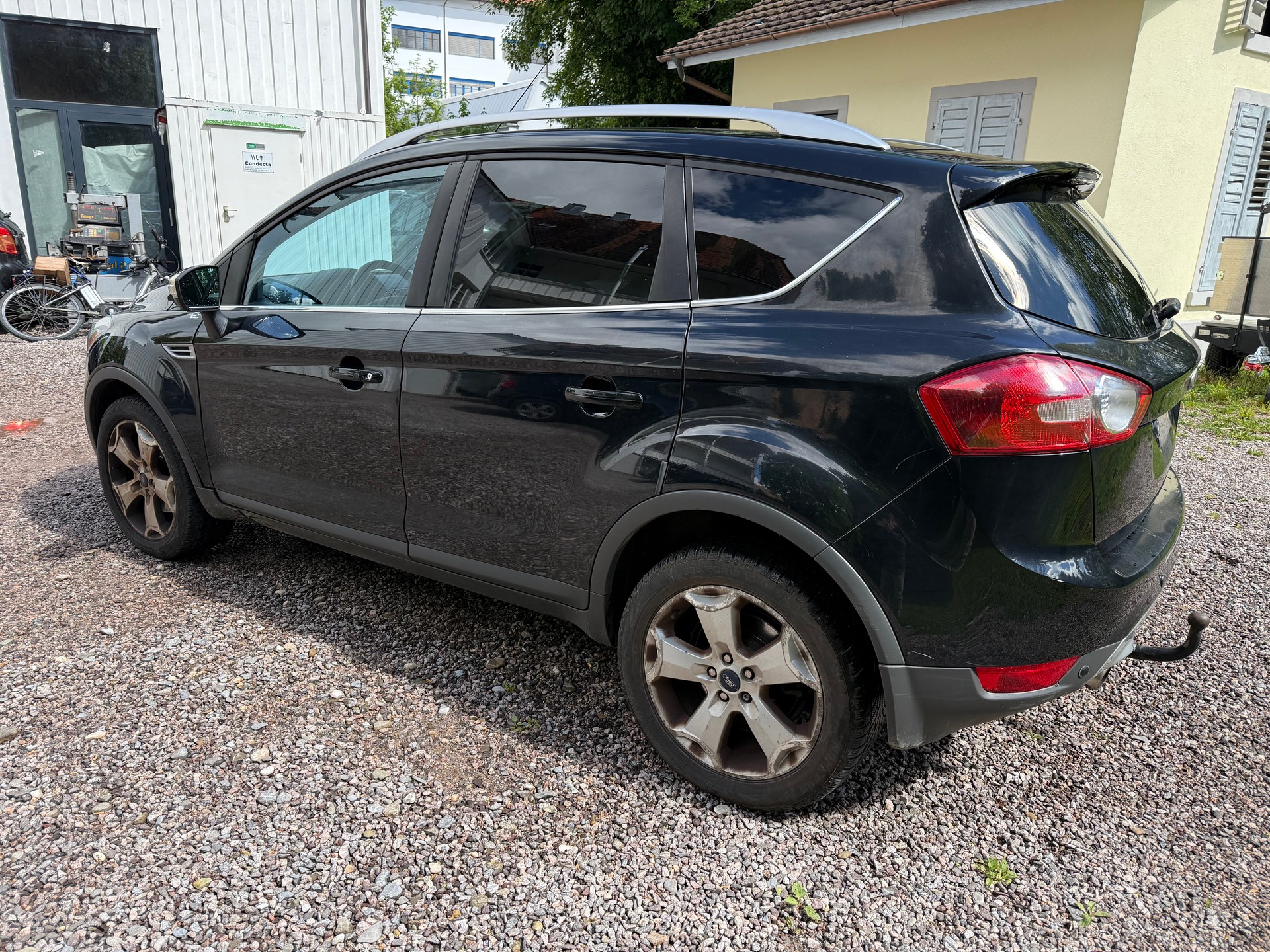 FORD Kuga 2.5 Turbo Titanium 4WD Automatic-image-3