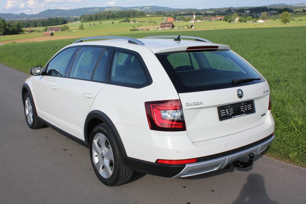 SKODA Octavia Combi 2.0 TDI Scout 4x4 mit Anhängerkupplung-image-3