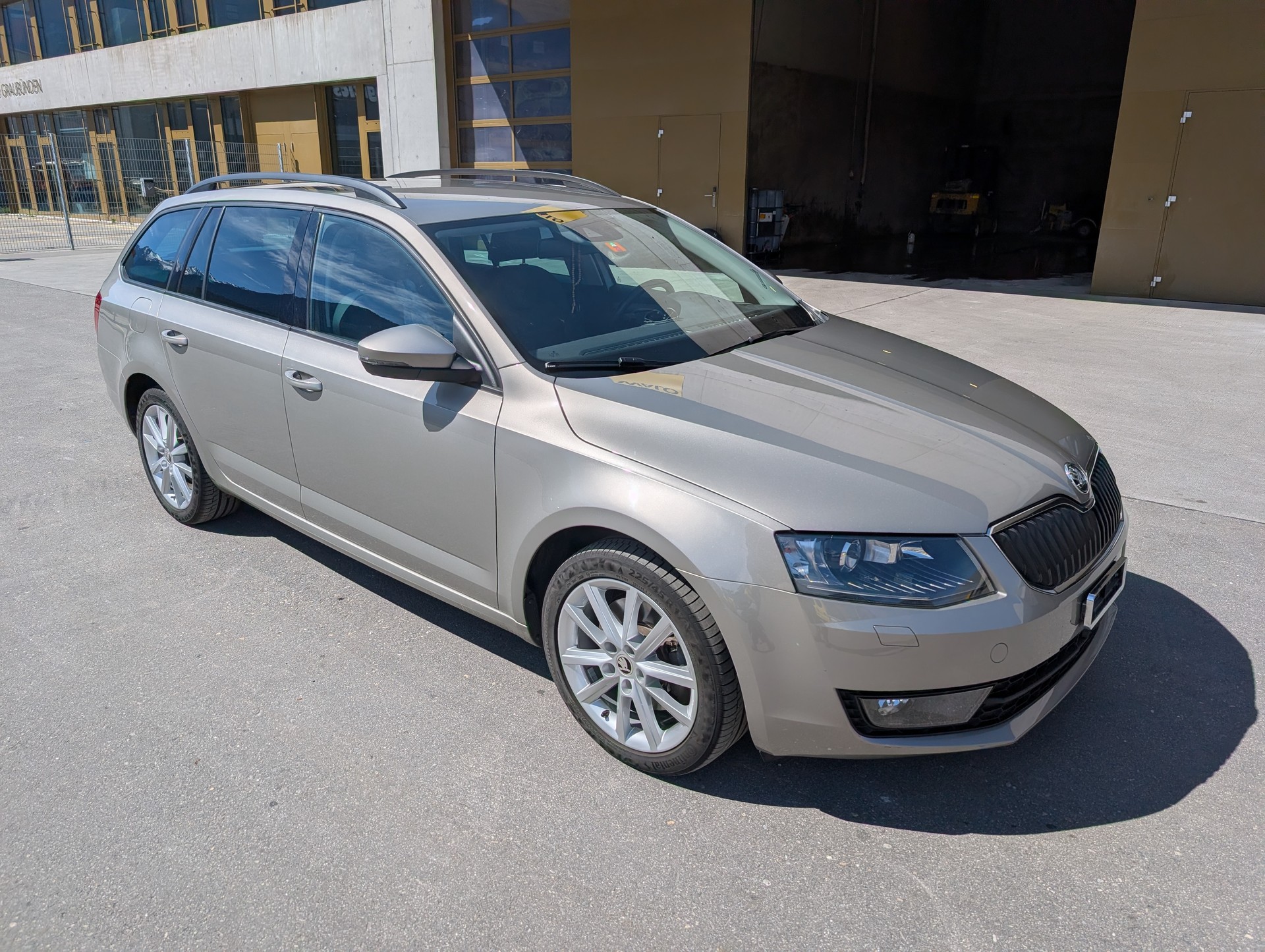 SKODA 1.8 TSI Elegance 4x4 DSG-image-0