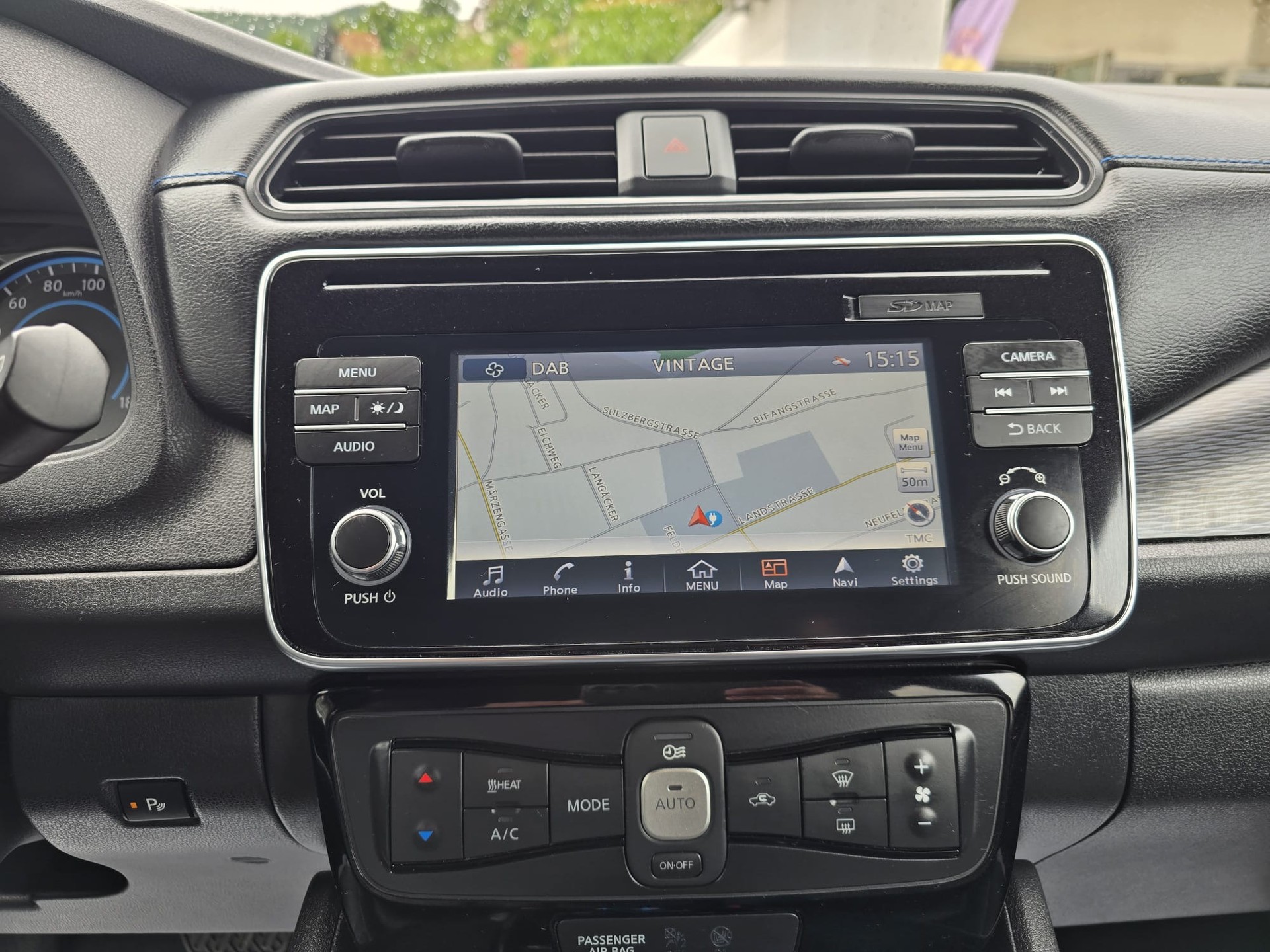NISSAN Leaf-image-10