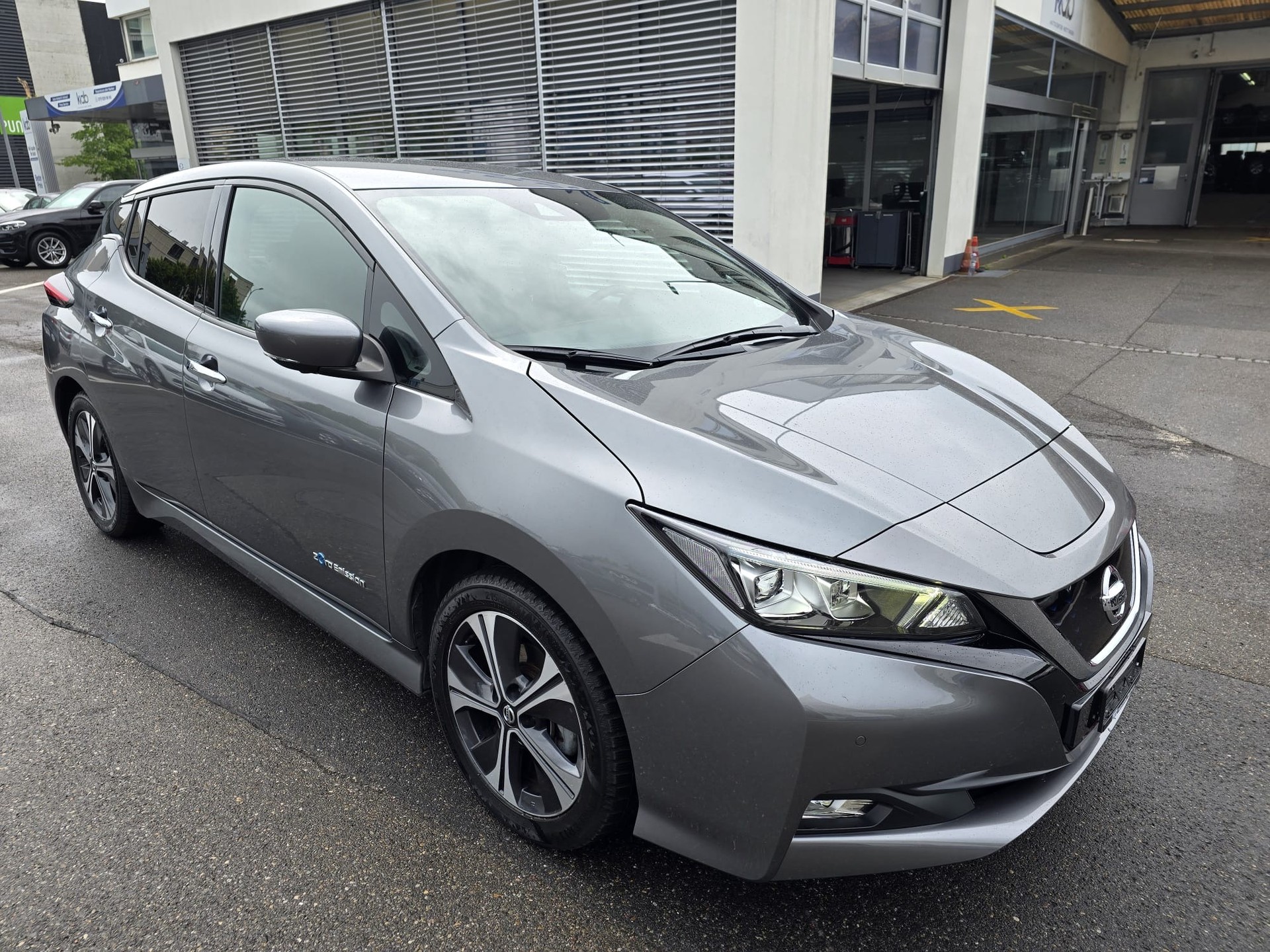 NISSAN Leaf-image-2