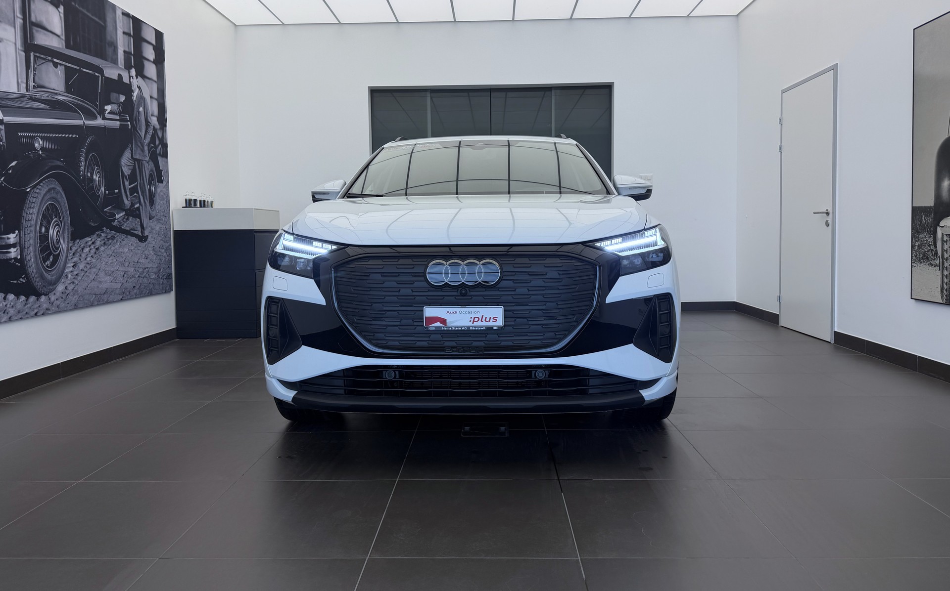 AUDI Q4 e-tron 45 Attraction quattro-image-1