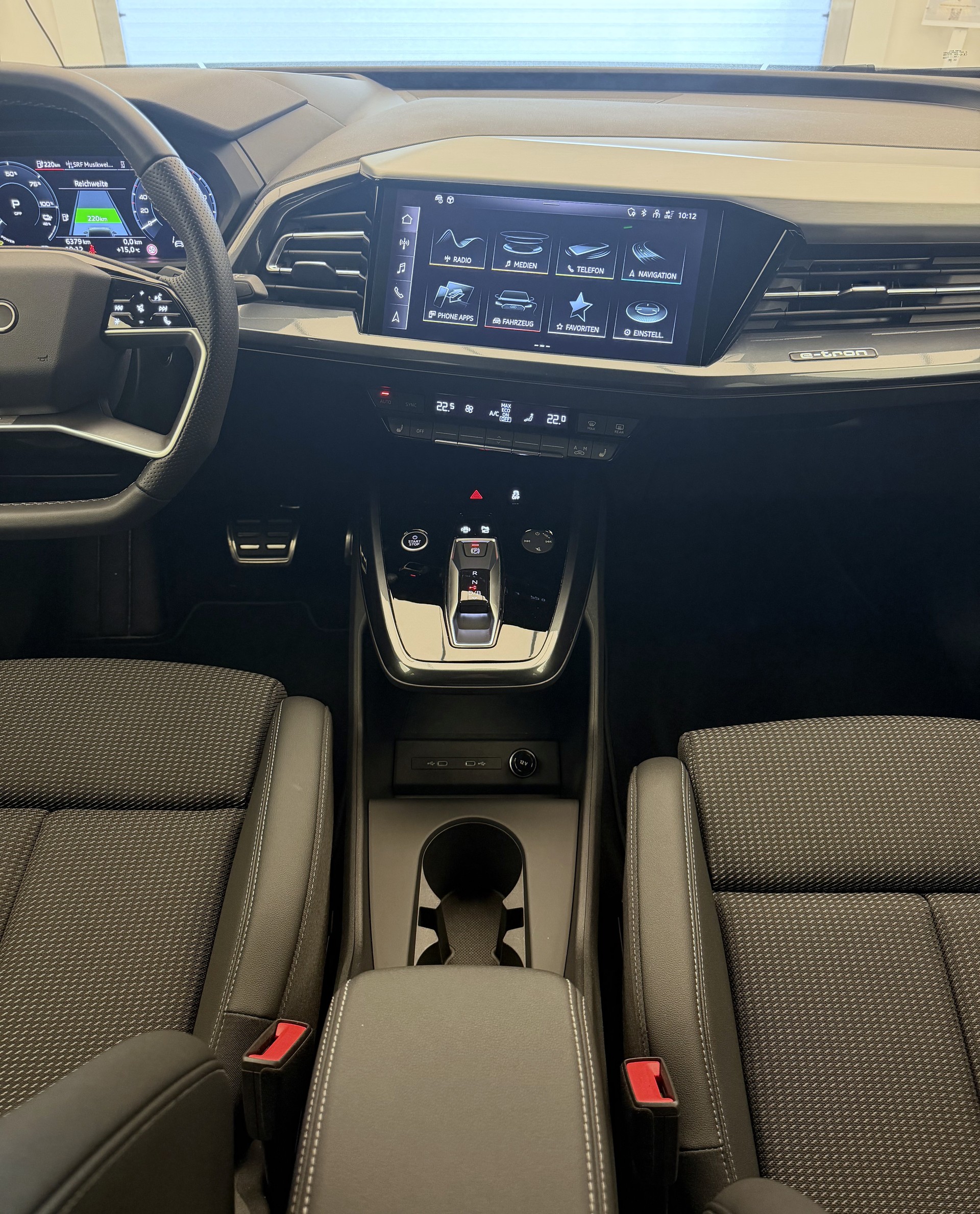 AUDI Q4 e-tron 45 Attraction quattro-image-12