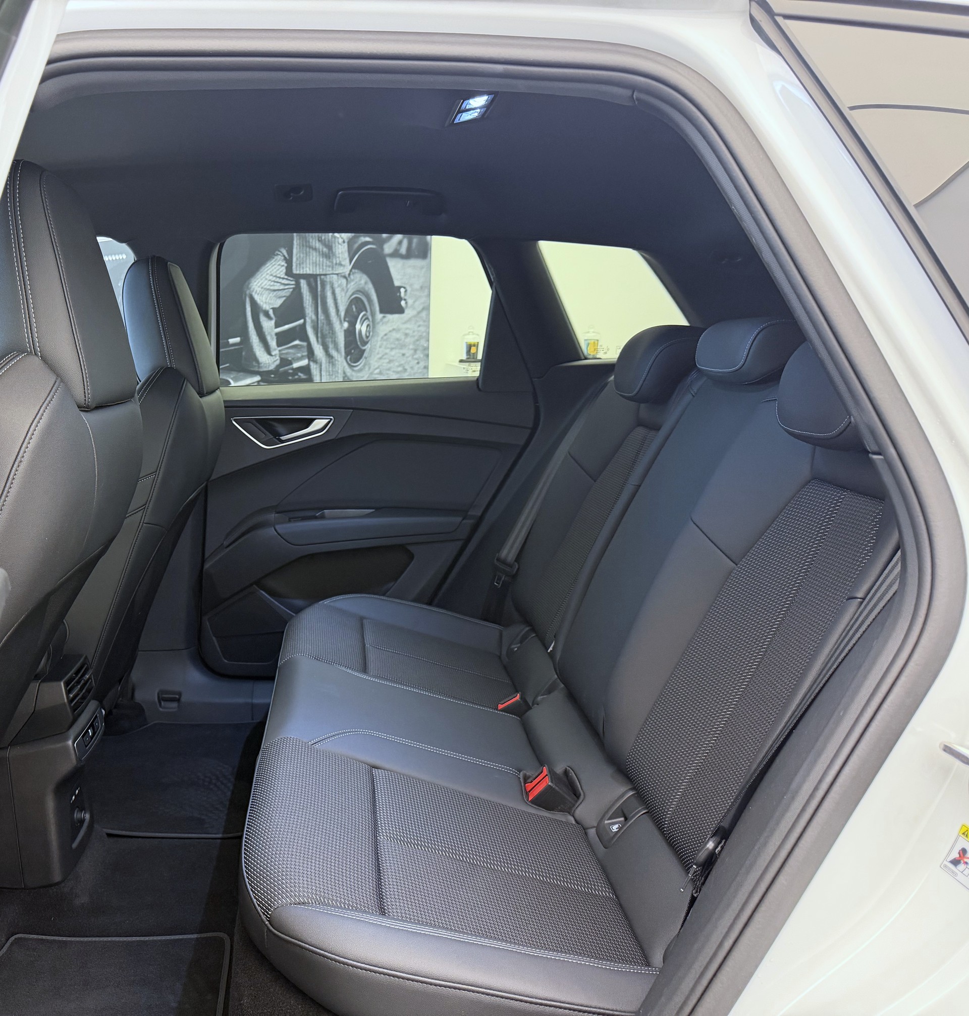AUDI Q4 e-tron 45 Attraction quattro-image-20
