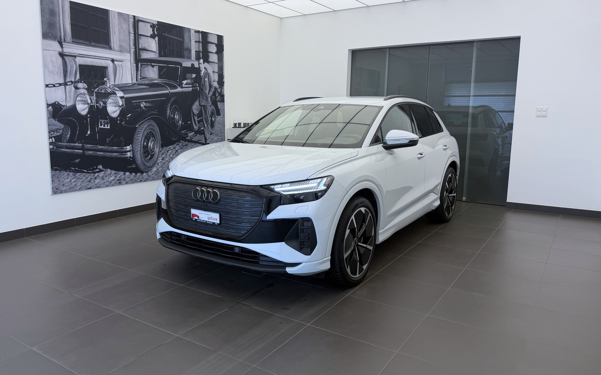 AUDI Q4 e-tron 45 Attraction quattro-image-0