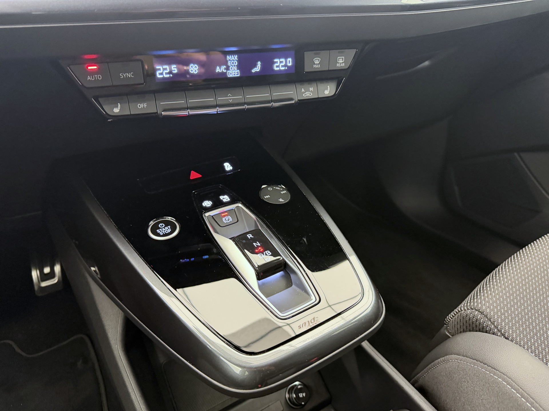 AUDI Q4 e-tron 45 Attraction quattro-image-14