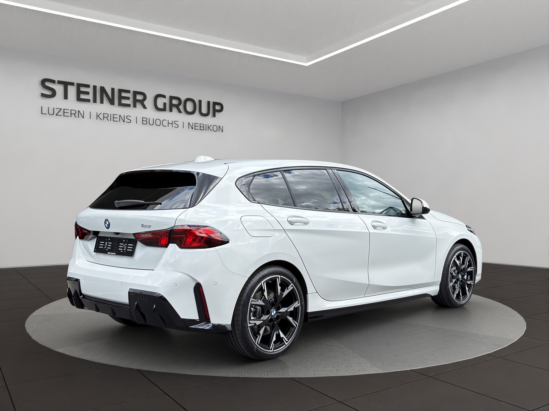 BMW 123 xDrive M Sport Steptronic-image-4