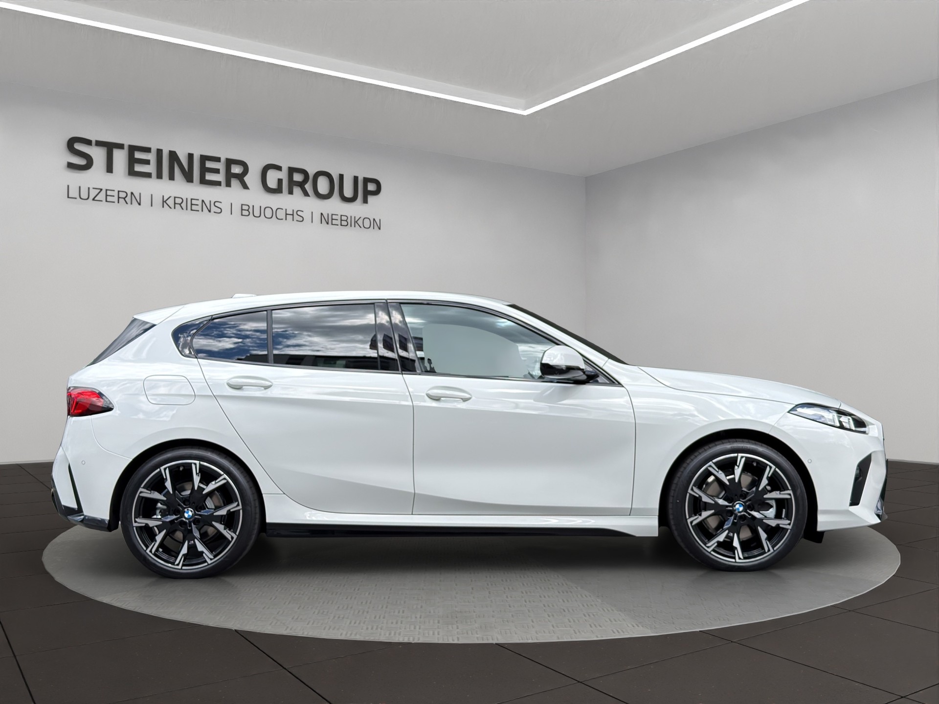 BMW 123 xDrive M Sport Steptronic-image-3