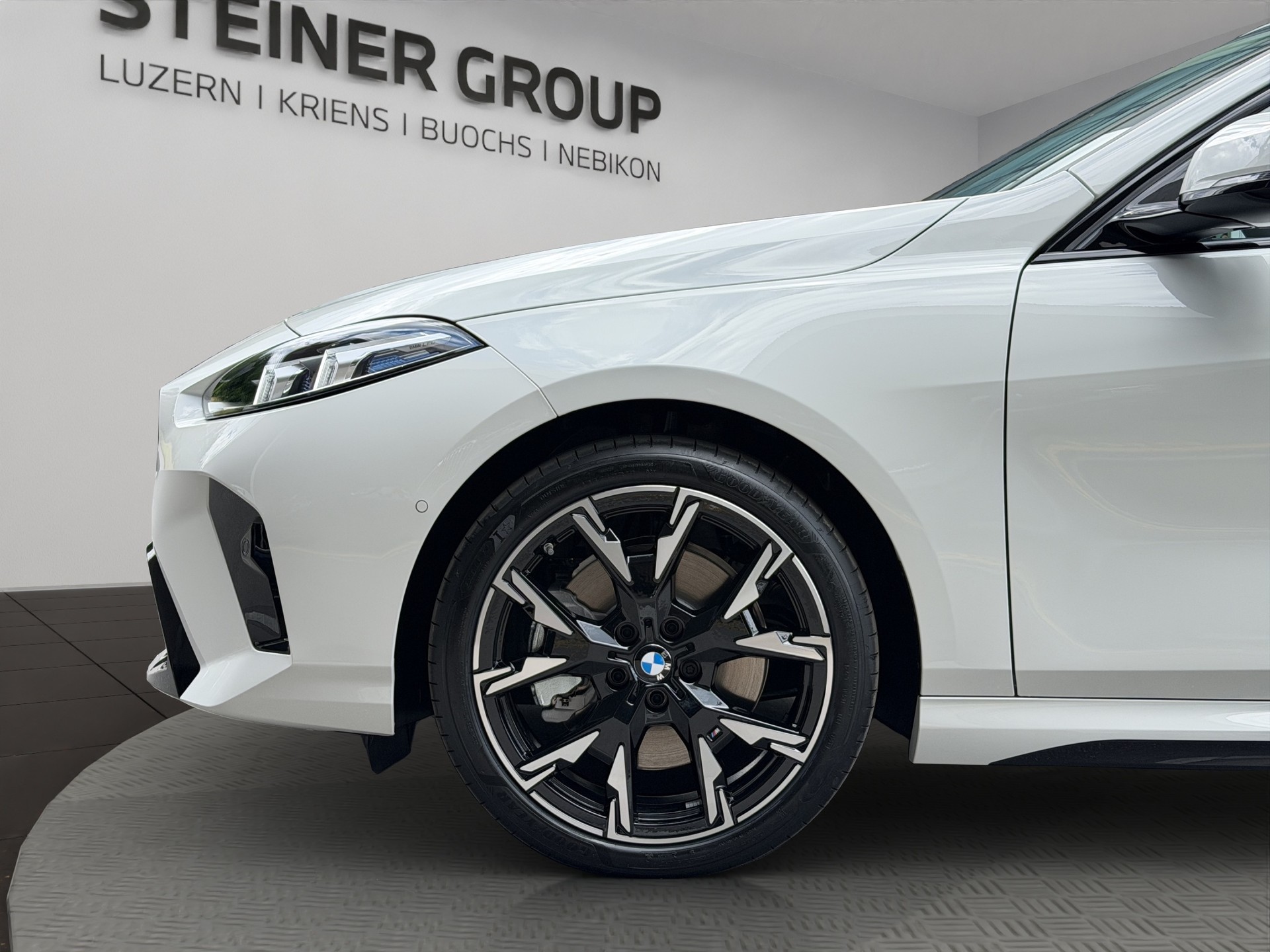 BMW 123 xDrive M Sport Steptronic-image-8