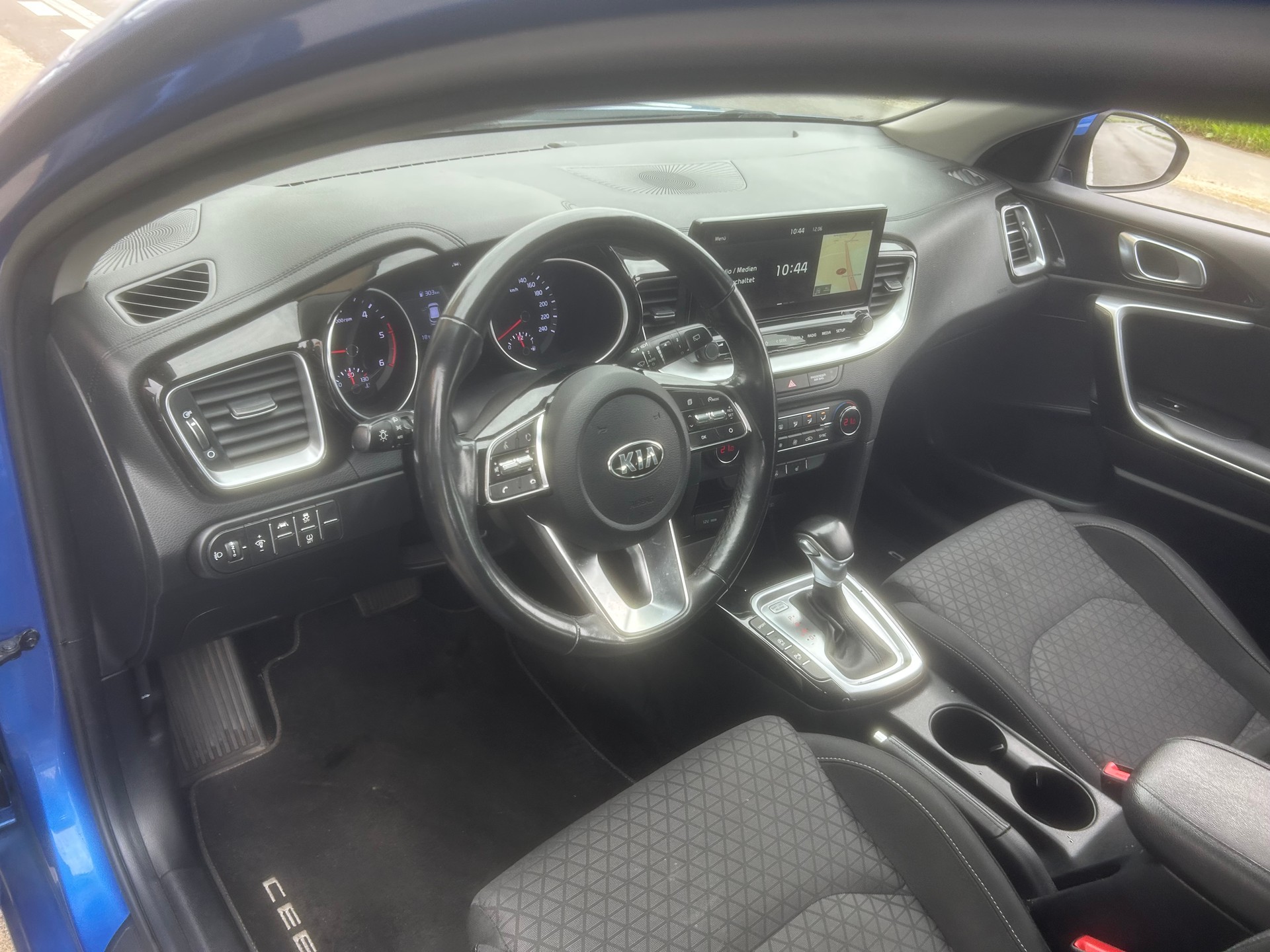KIA Ceed 1.6 CRDi MHD Power 2020 DCT-image-5