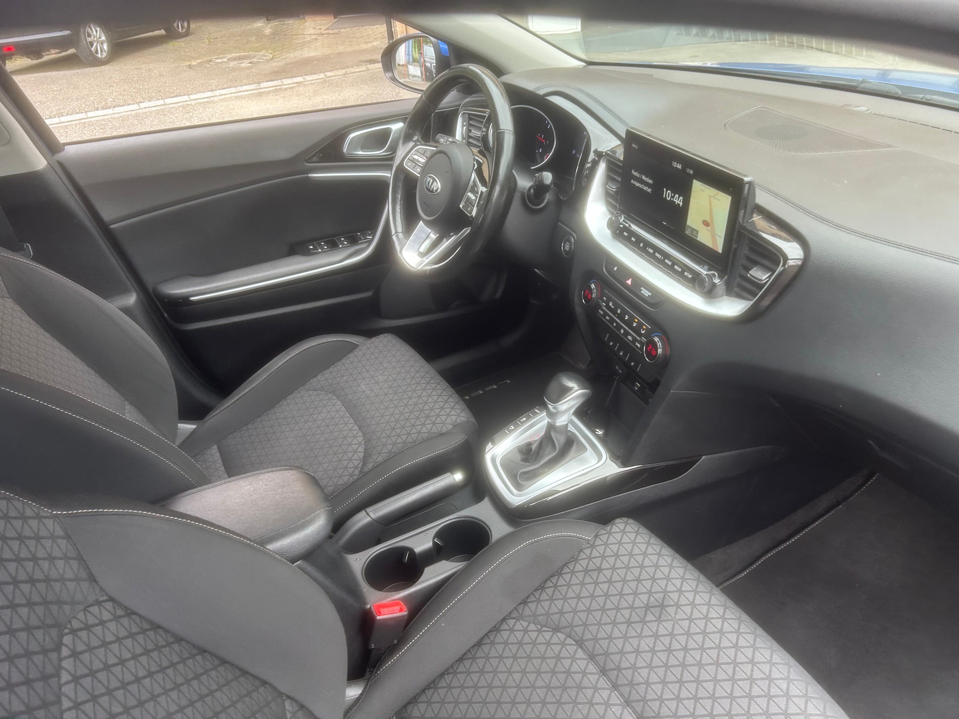 KIA Ceed 1.6 CRDi MHD Power 2020 DCT-image-8
