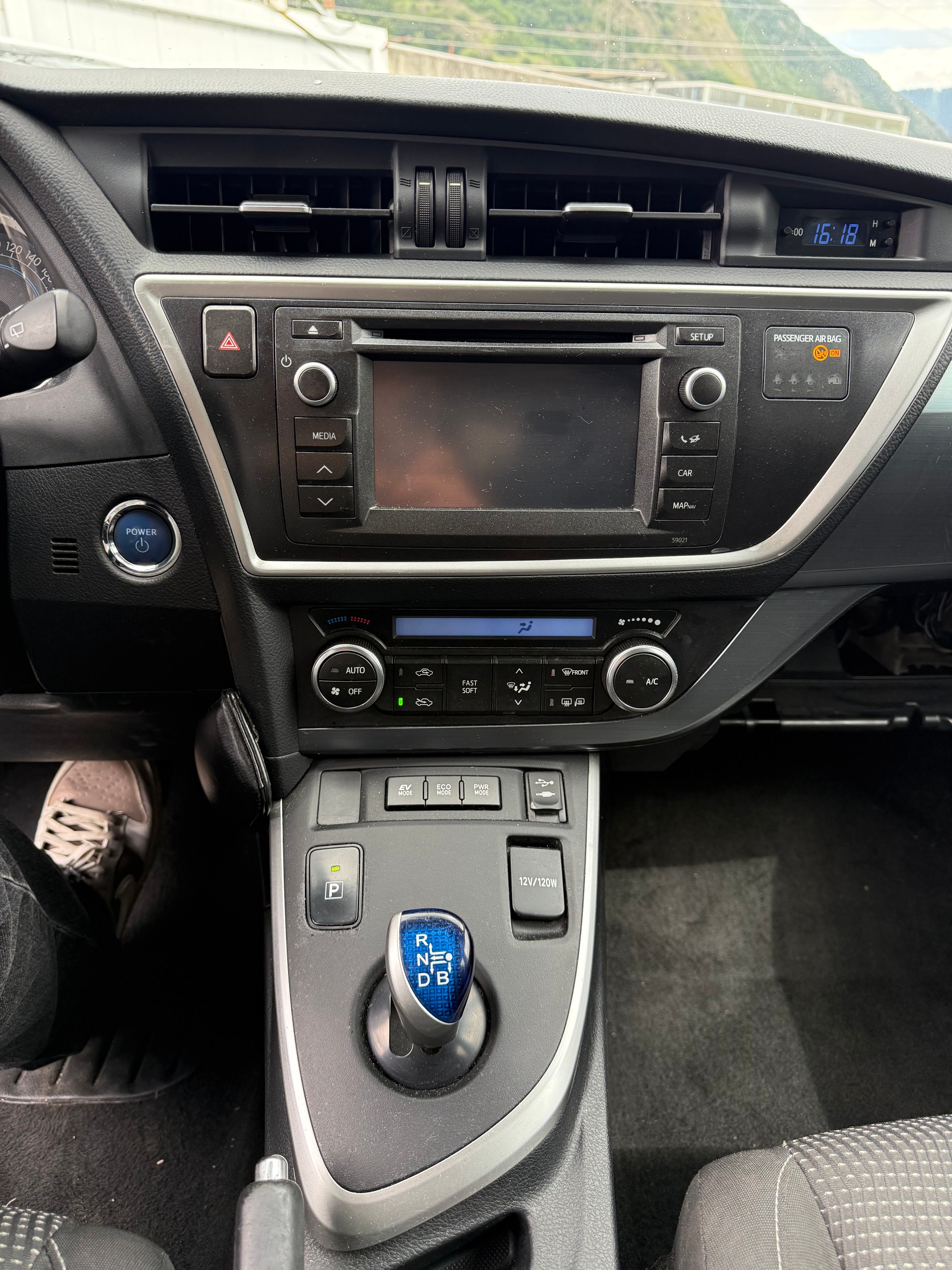TOYOTA Auris Touring Sports 1.8 16V HSD Linea Luna-image-12