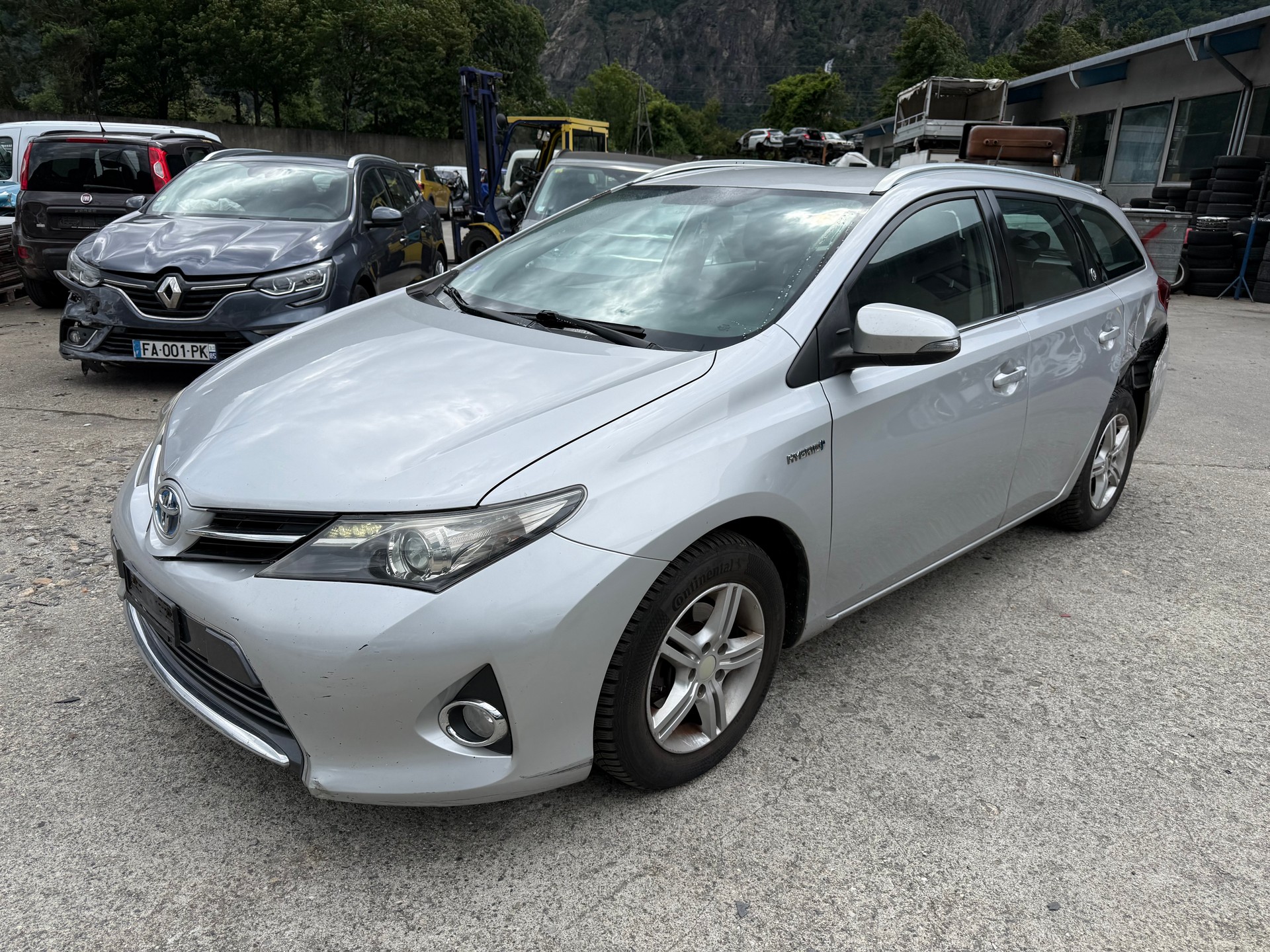 TOYOTA Auris Touring Sports 1.8 16V HSD Linea Luna-image-0