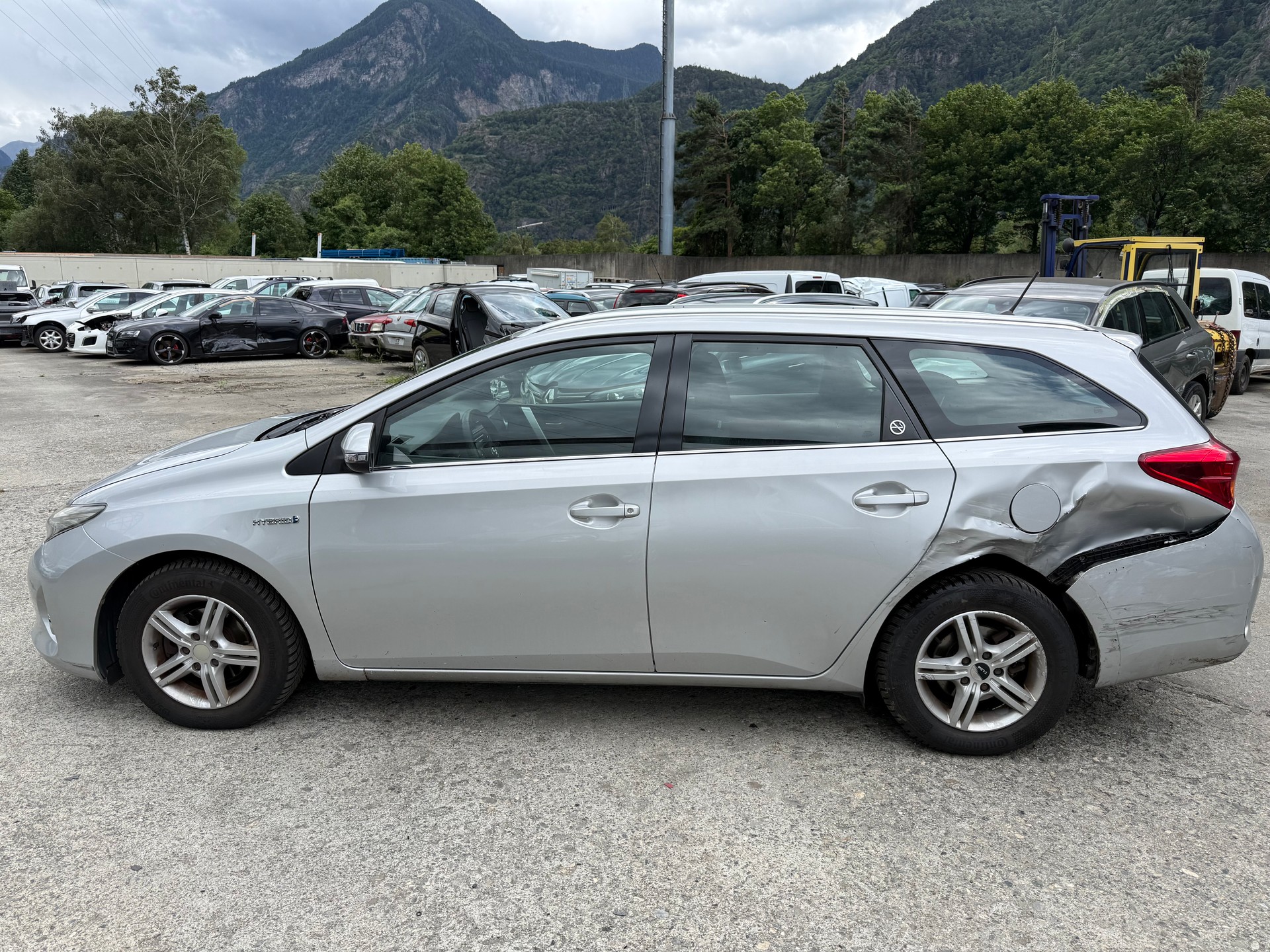 TOYOTA Auris Touring Sports 1.8 16V HSD Linea Luna-image-2