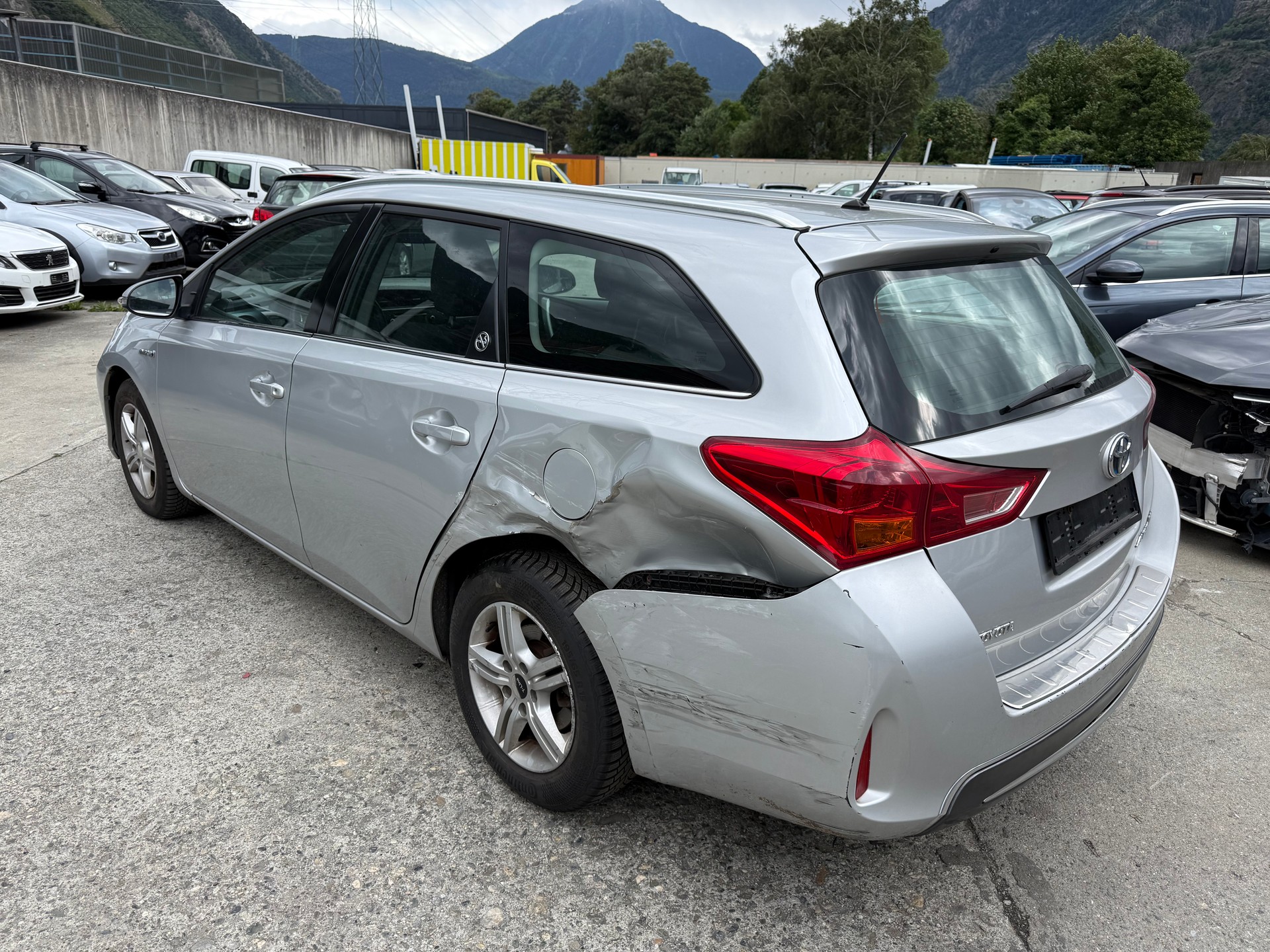 TOYOTA Auris Touring Sports 1.8 16V HSD Linea Luna-image-4