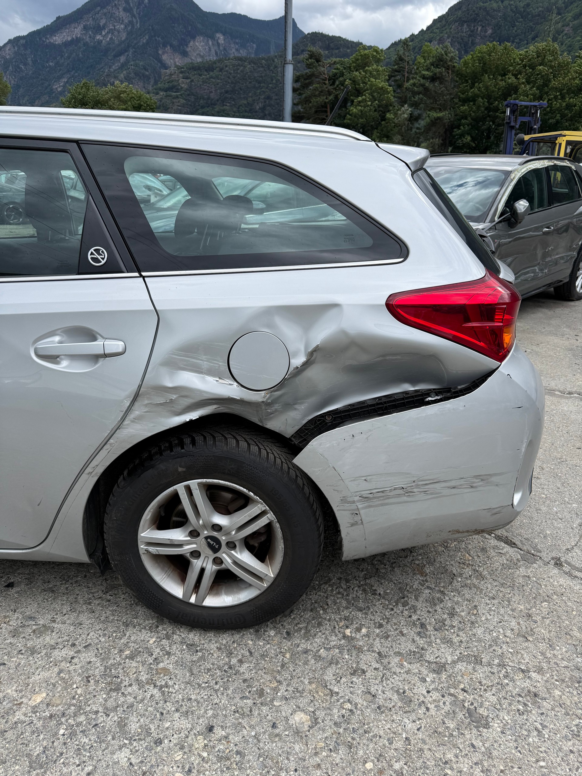 TOYOTA Auris Touring Sports 1.8 16V HSD Linea Luna-image-3