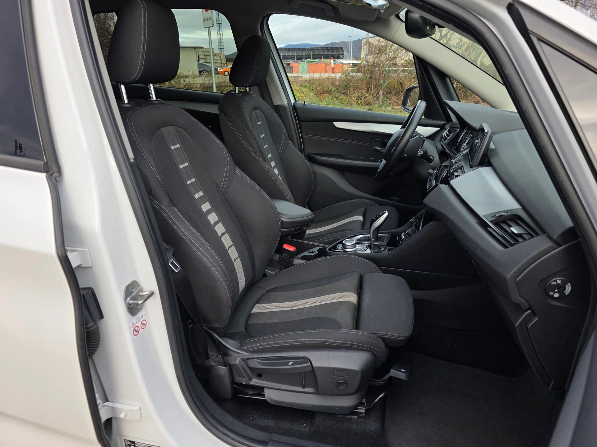 BMW 218d xDrive Gran Tourer Steptronic * CH-Fahrzeug * Frisch ab MFK *-image-17