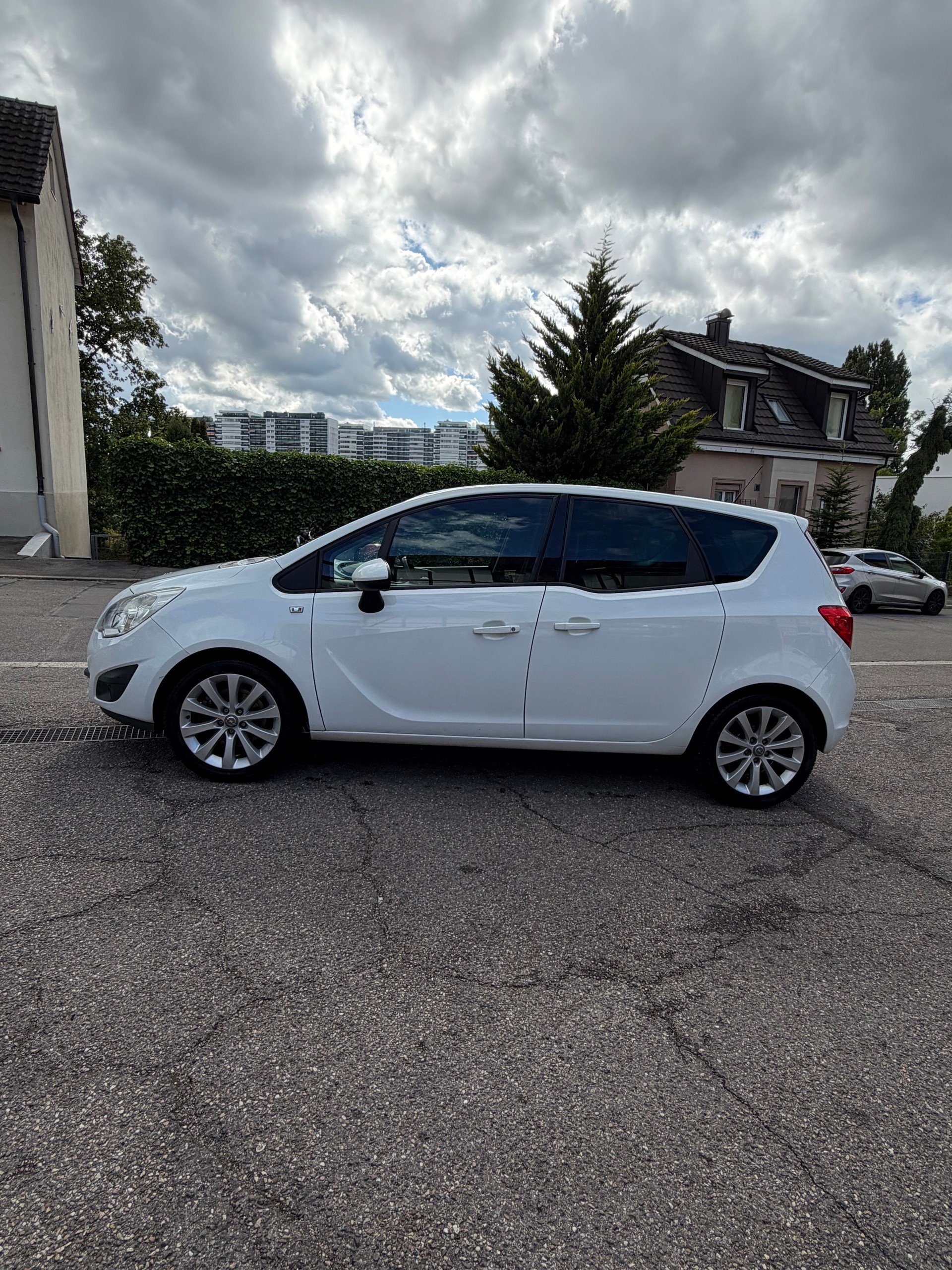 OPEL Meriva 1.4 Turbo Color Edition-image-3